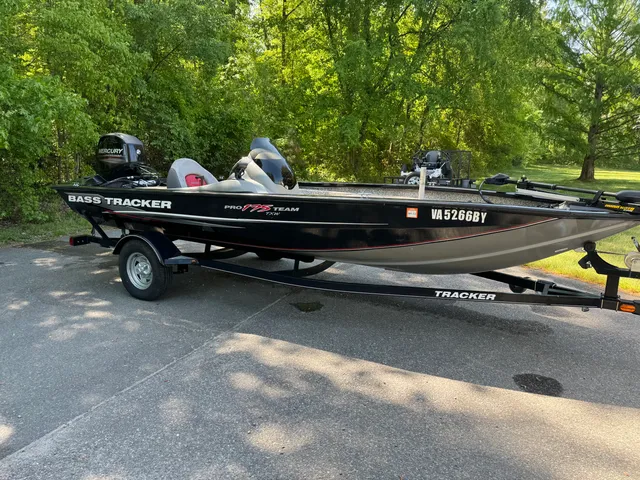 Rent a Tracker by Tracker Marine aluminum fishing in Hanover, VA near me