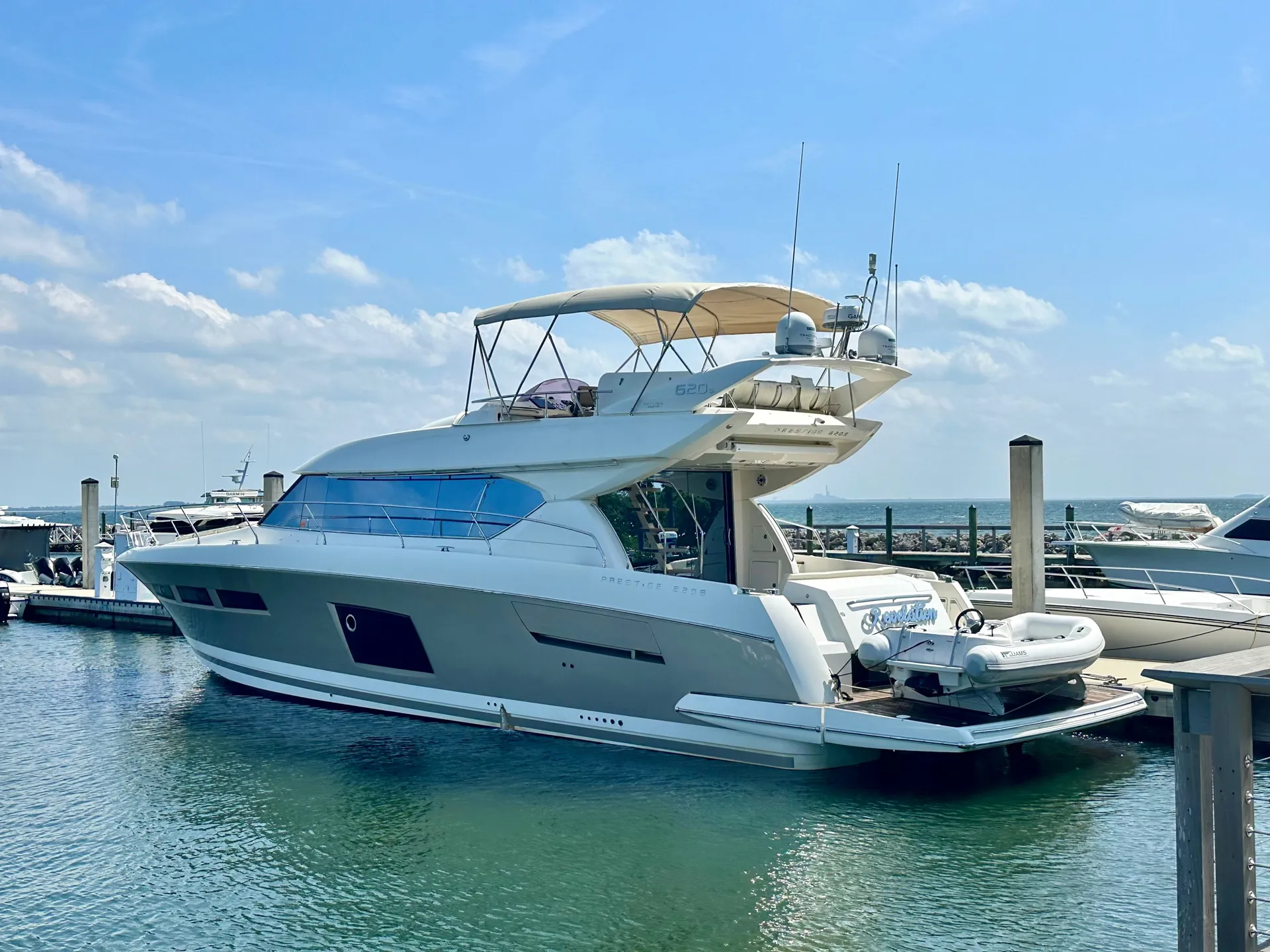 64' Prestige Luxury Yacht