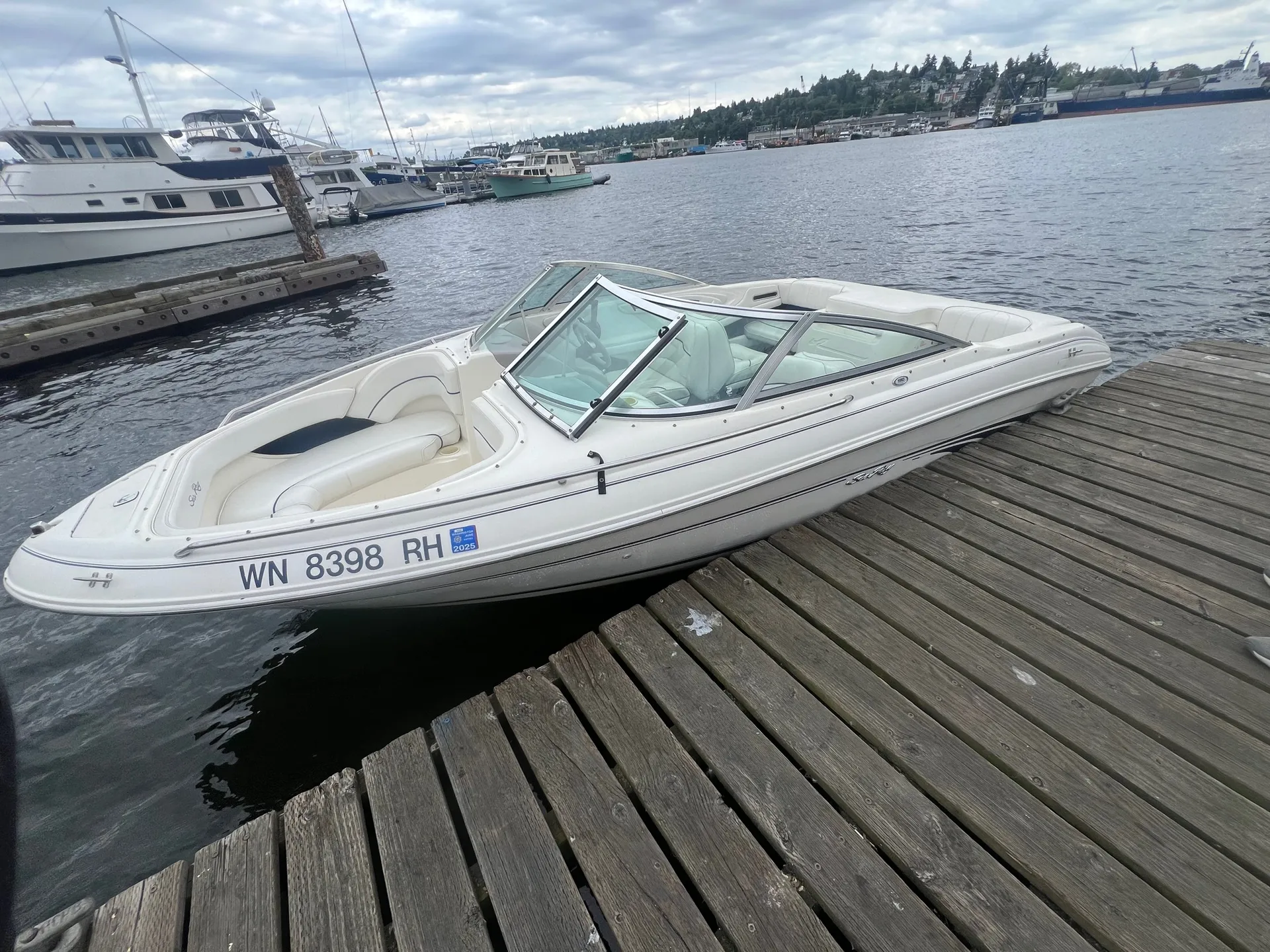 Sea Ray Boats 180 Bow Rider  in Seattle, WA — photo 2