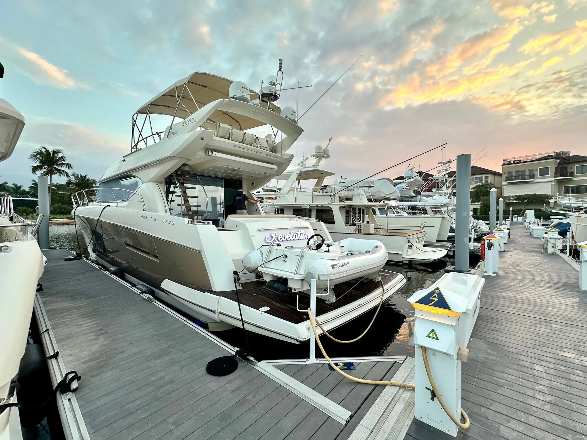 64' Prestige Luxury Yacht