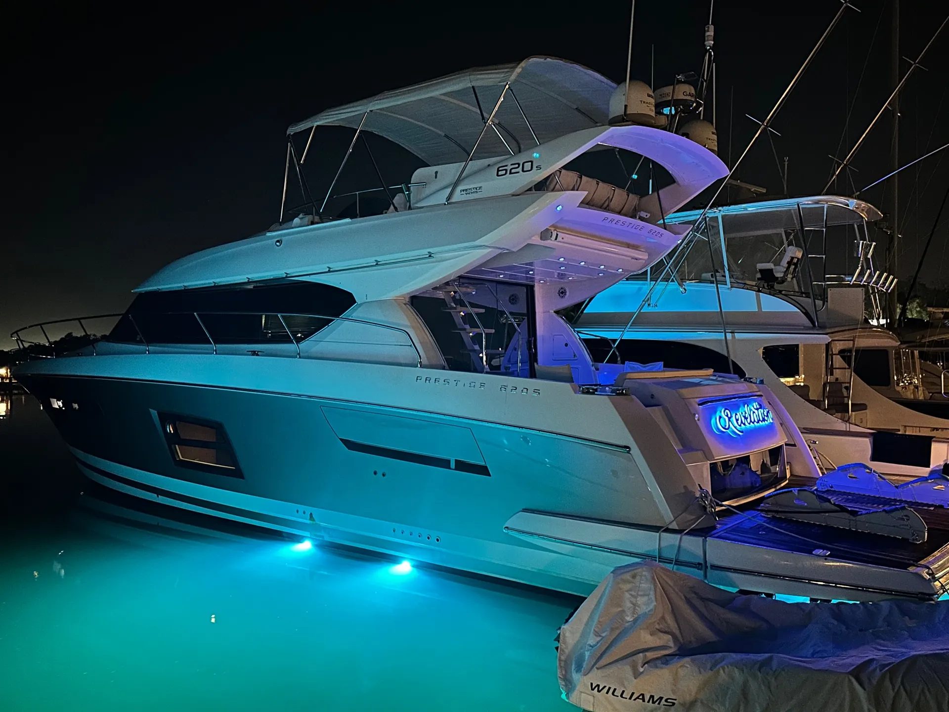 64' Prestige Luxury Yacht