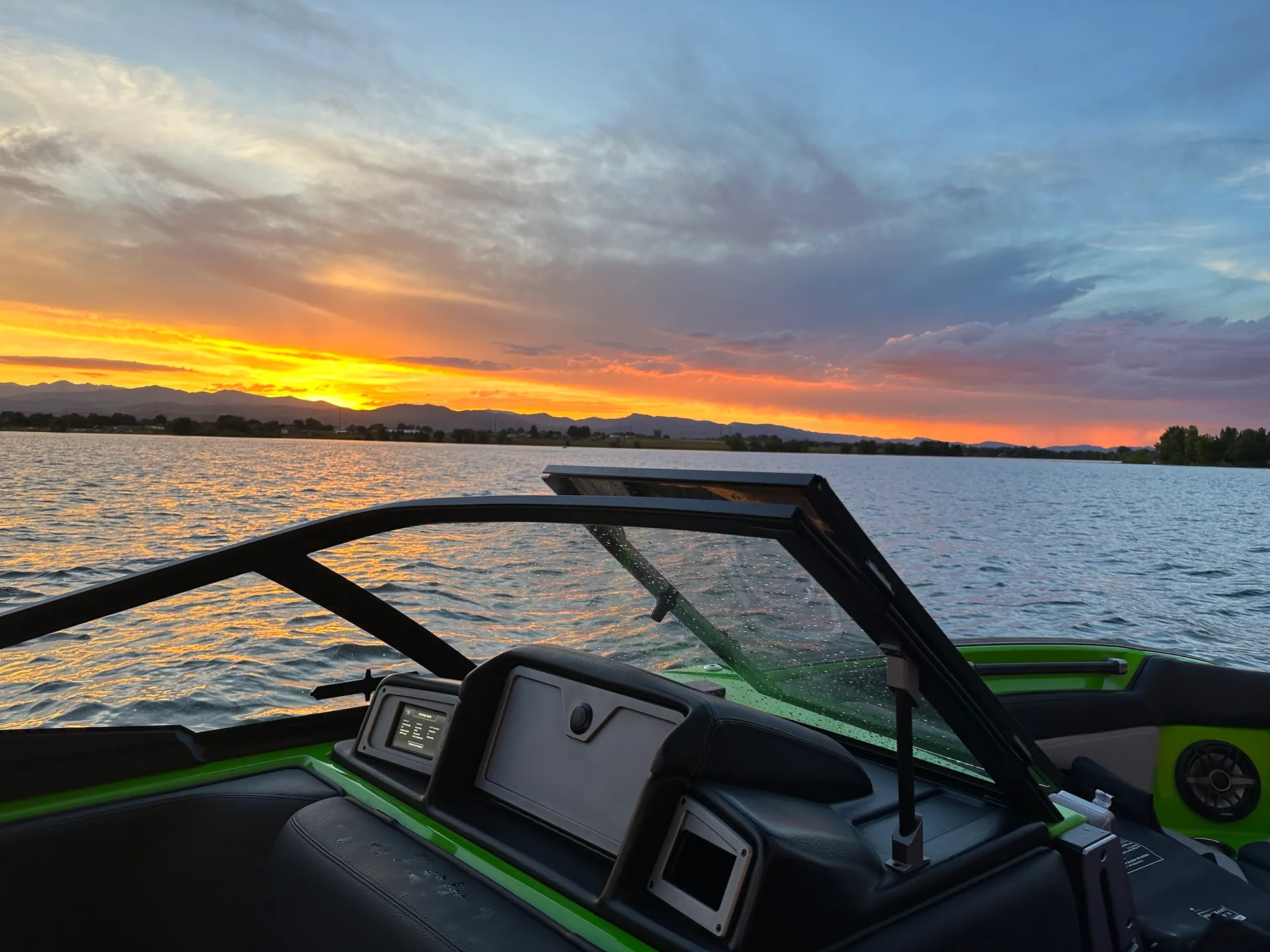 Supra SE 550 Wake/Surf Boat Rental