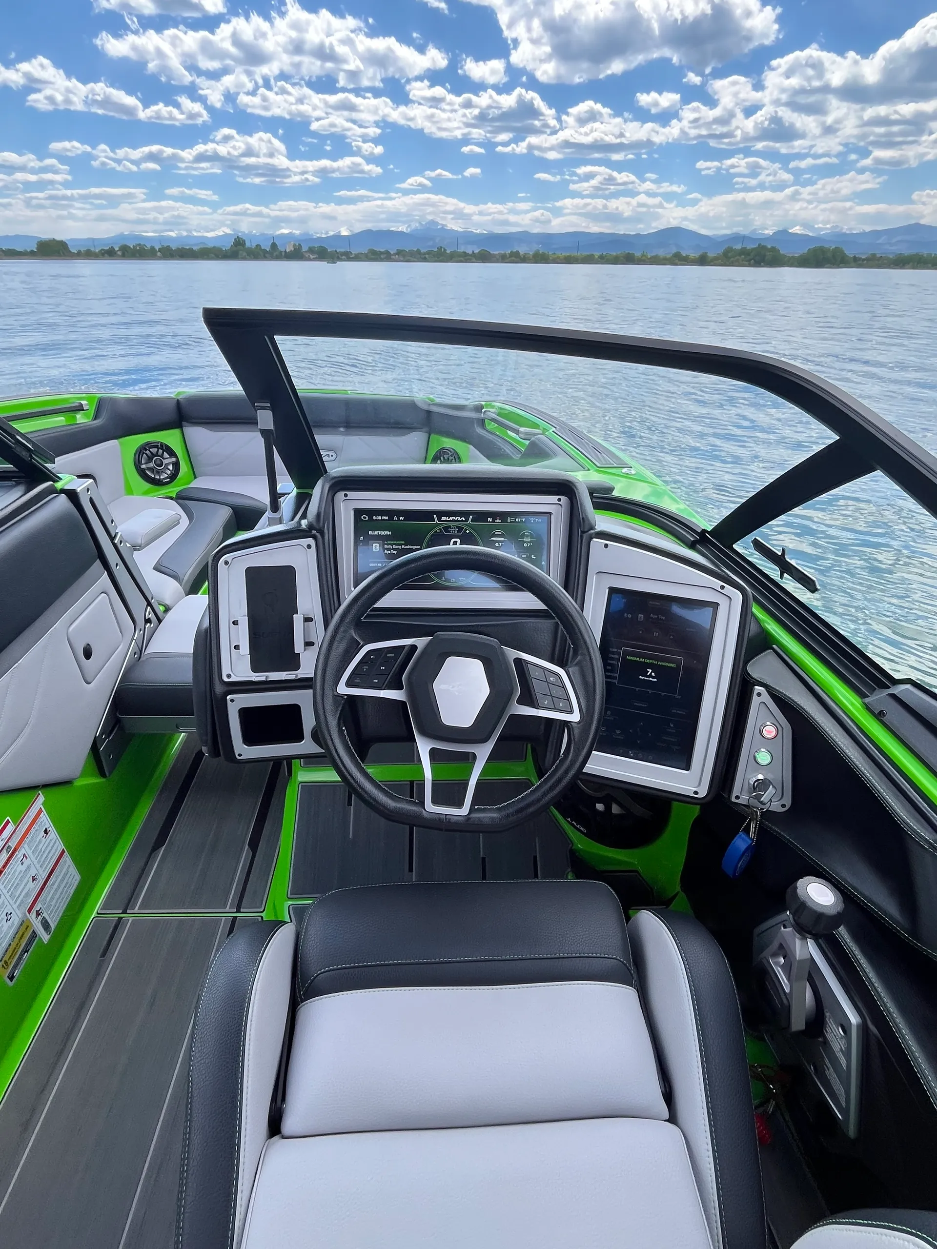 Supra SE 550 Wake/Surf Boat Rental