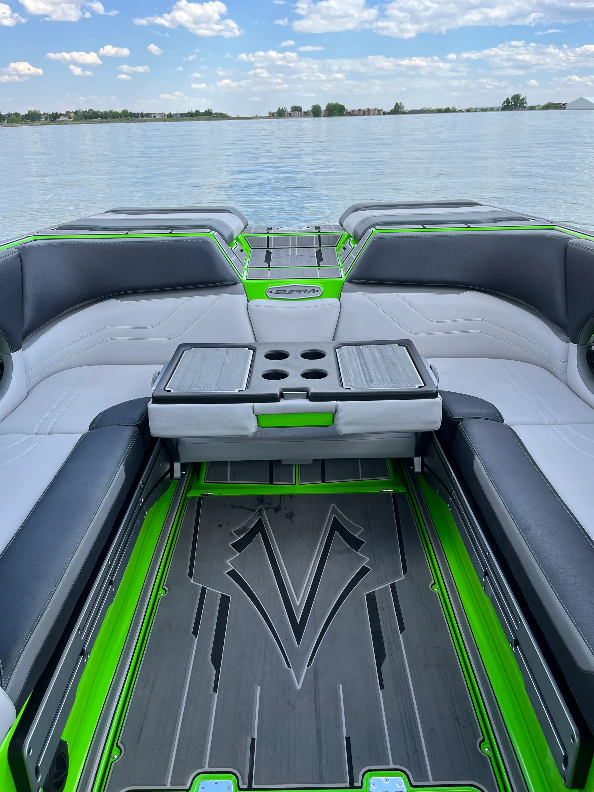Supra SE 550 Wake/Surf Boat Rental