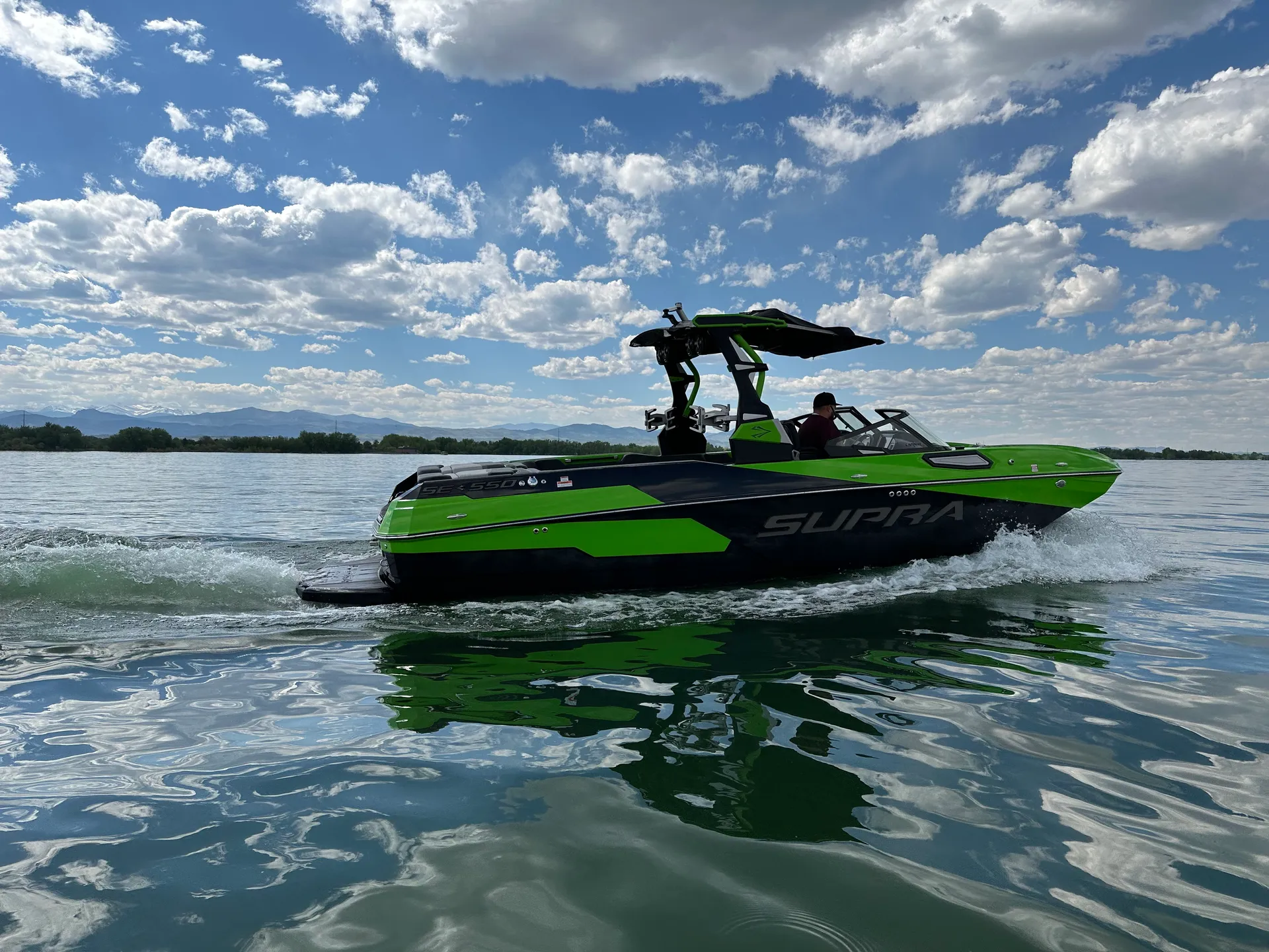 Supra SE 550 Wake/Surf Boat Rental