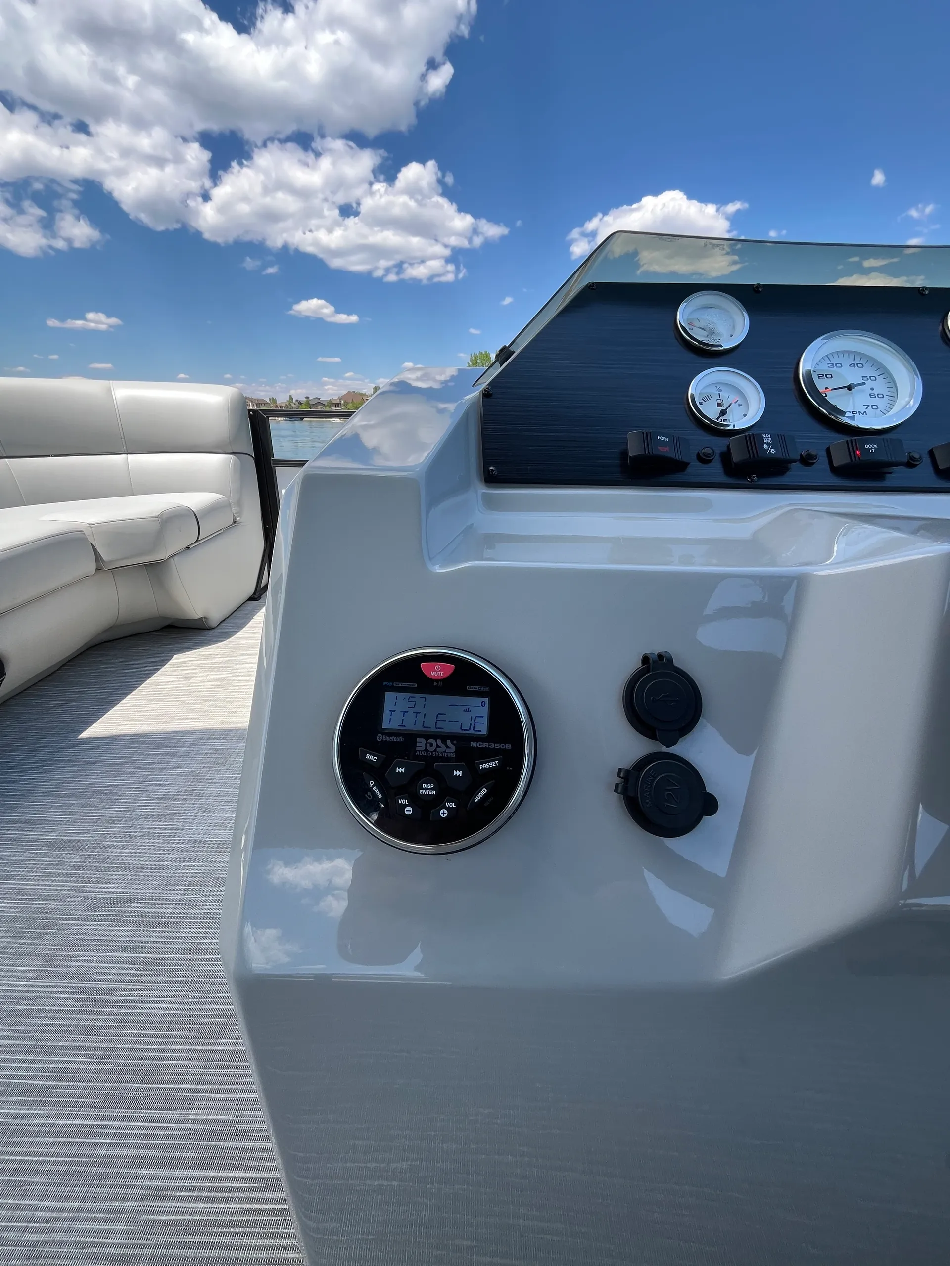 Pontoon Boat Viaggio Del Mar 18U Rental