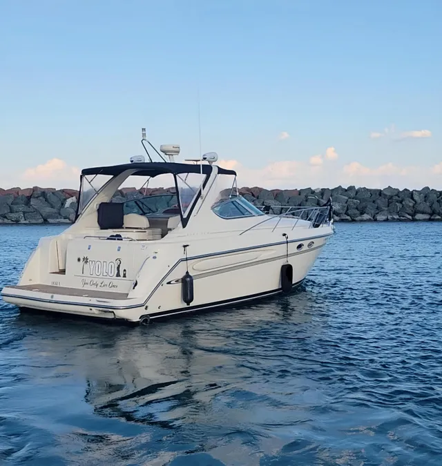 Rent a Maxum cruiser in Chicago, IL near me