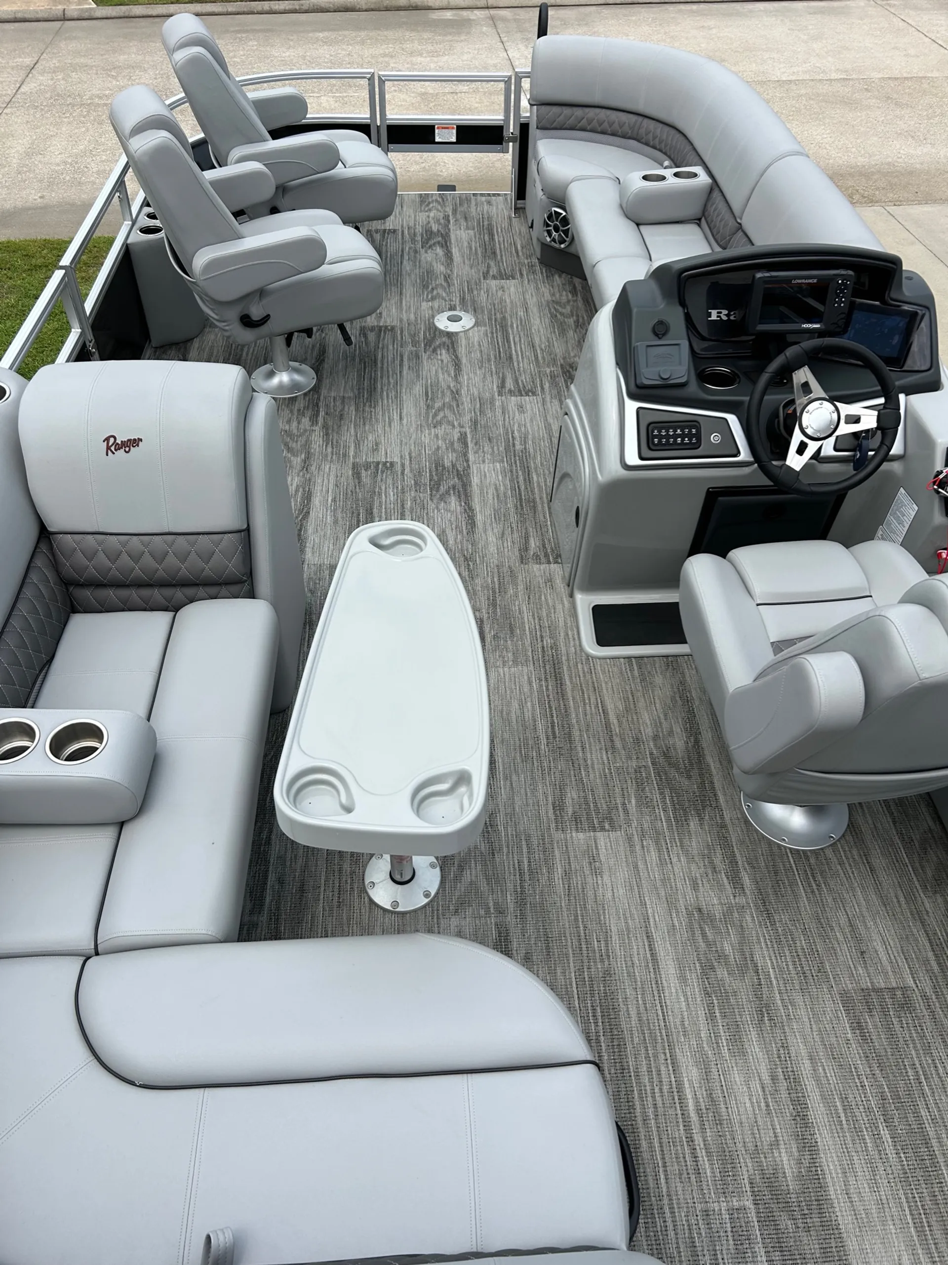 RANGER BOATS (AR) 220FC in Orange, TX — photo 3