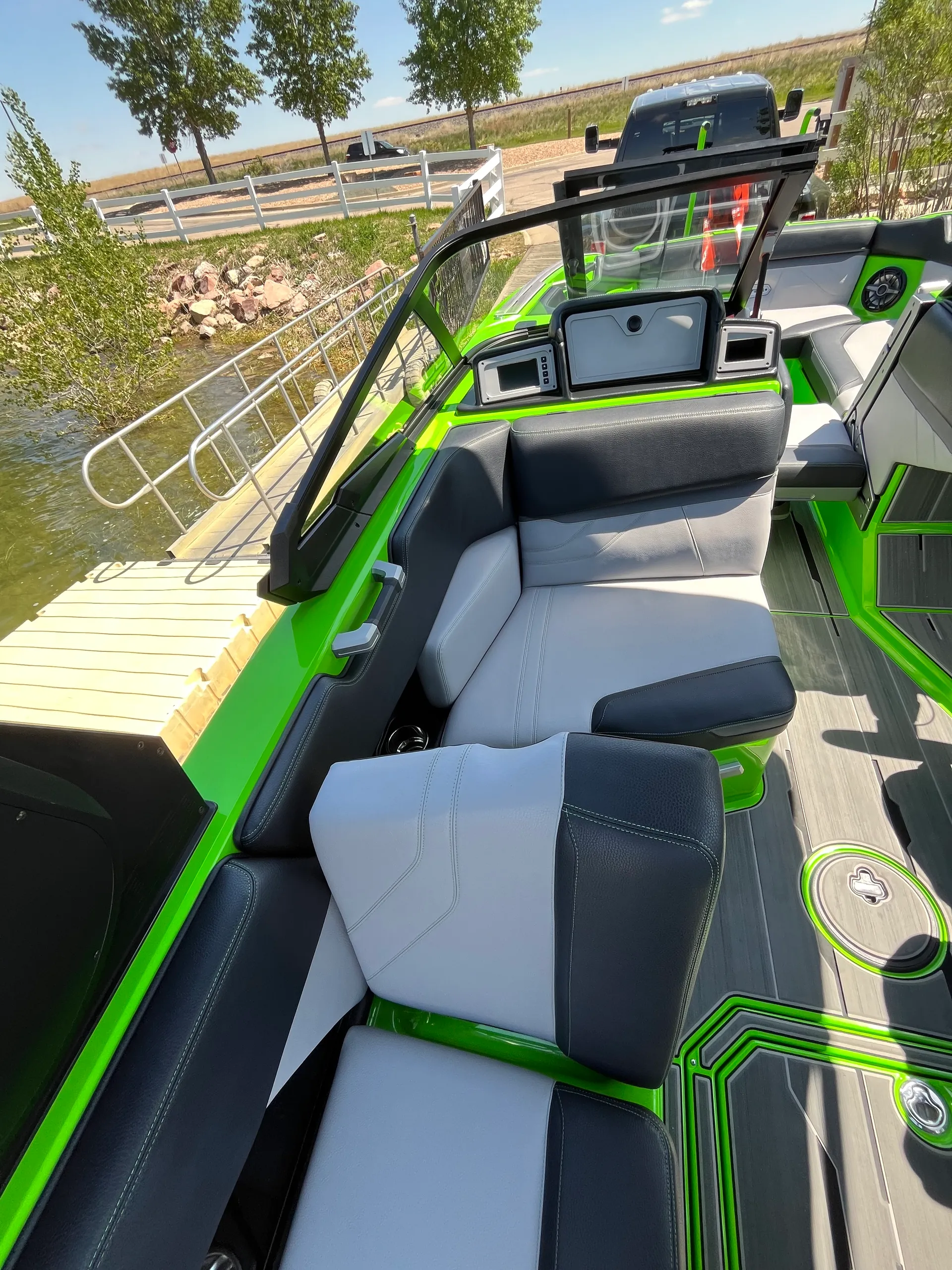 Supra SE 550 Wake/Surf Boat Rental