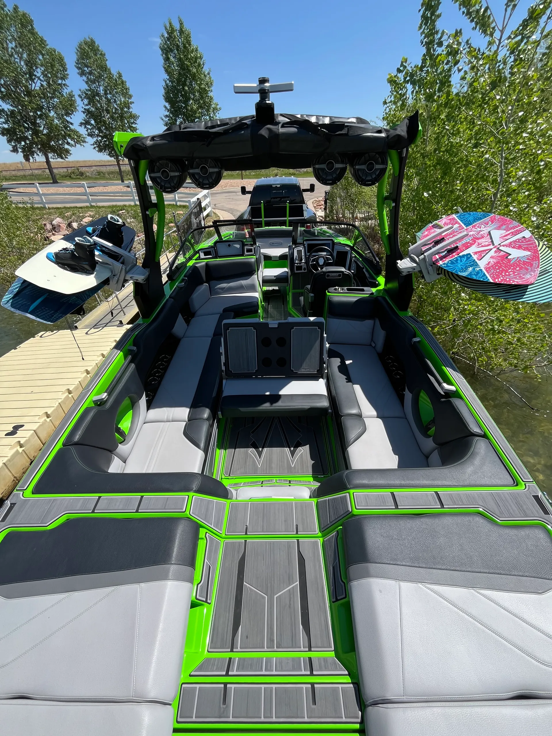 Supra SE 550 Wake/Surf Boat Rental