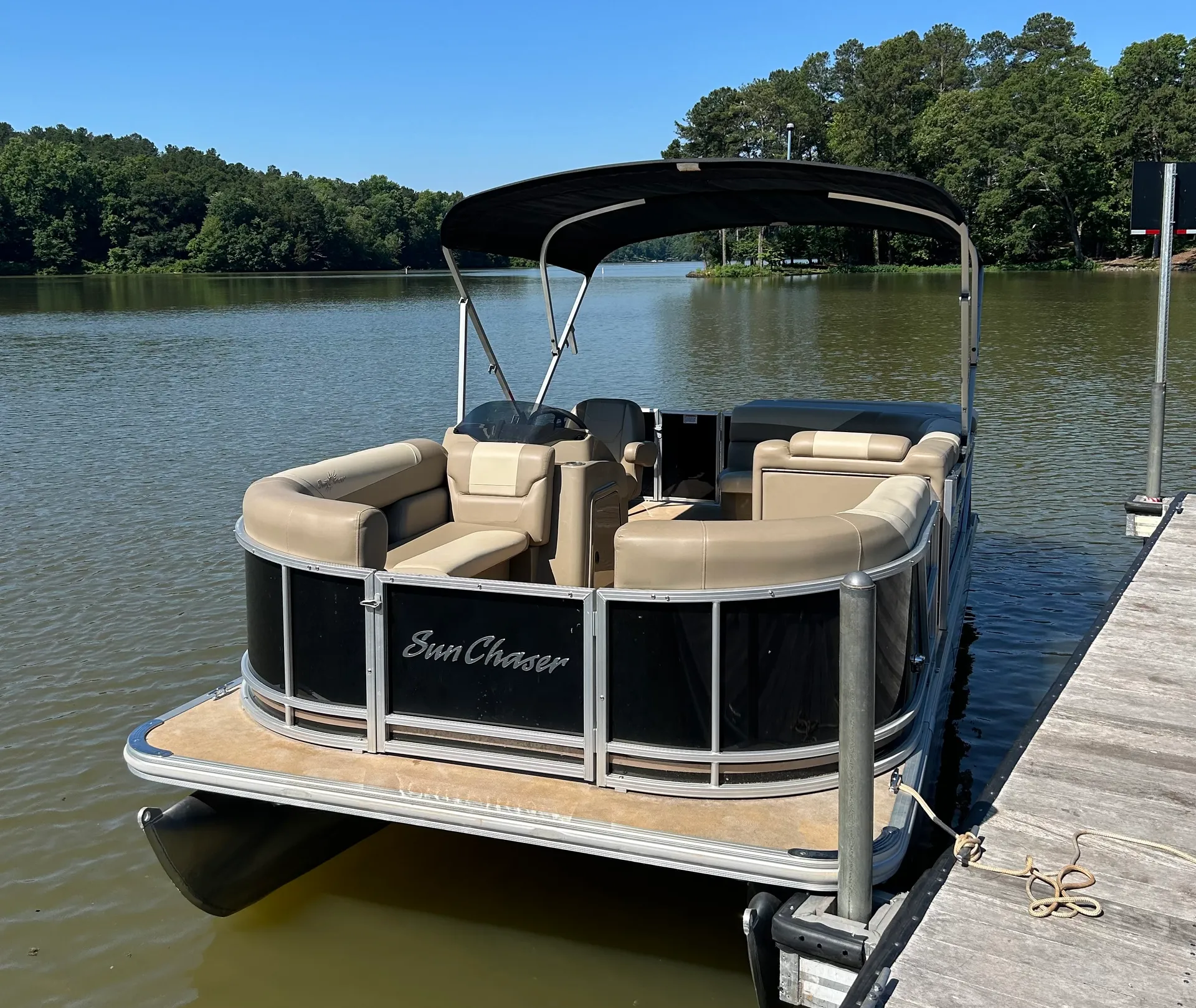 2021 20 Foot Sunchaser Pontoon Boat