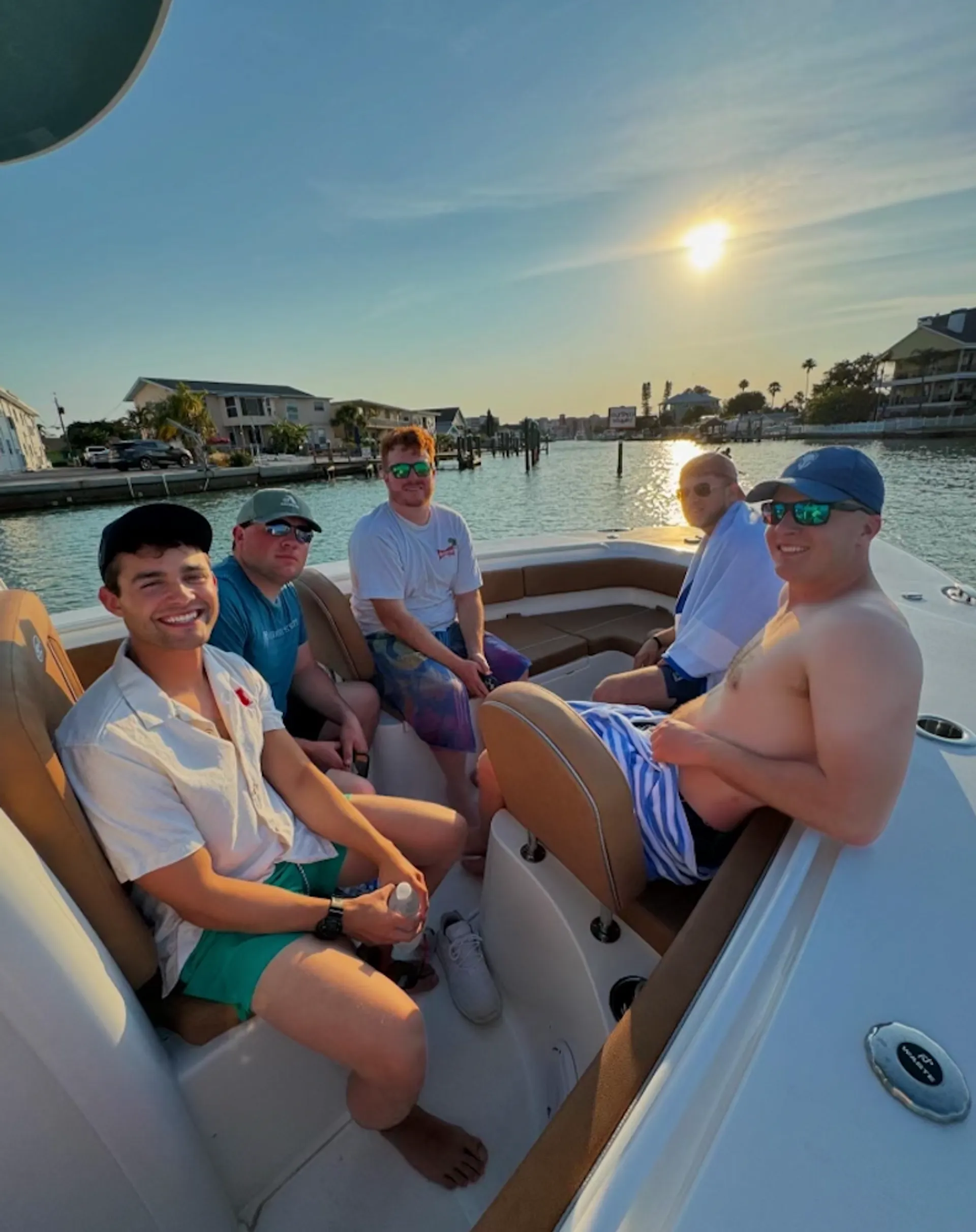 2024 27’ Seahunt. Madeira Beach, Sandbar, Shelling and Adventure Await