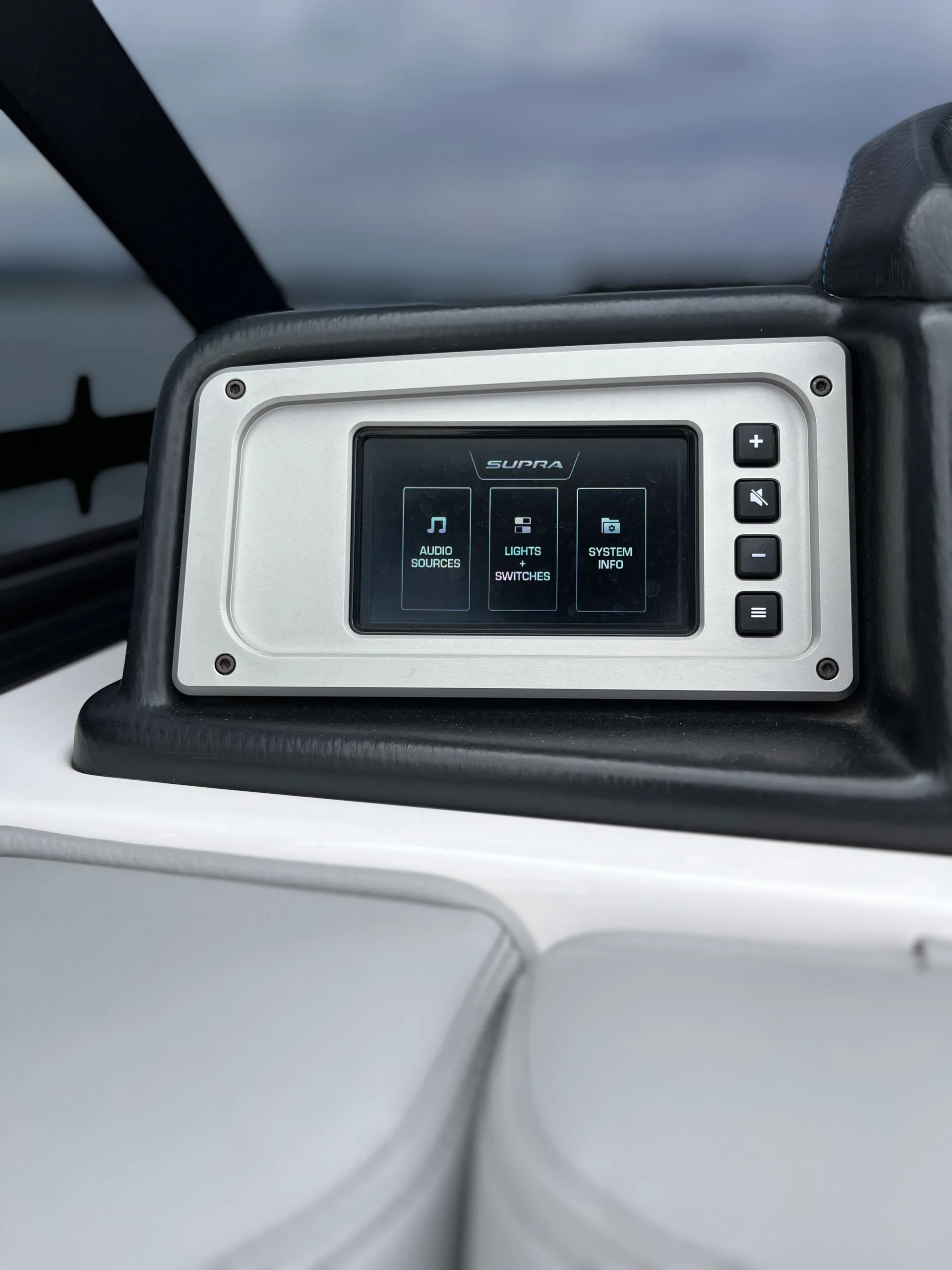 Supra SE 550 Wake/Surf Boat Rental