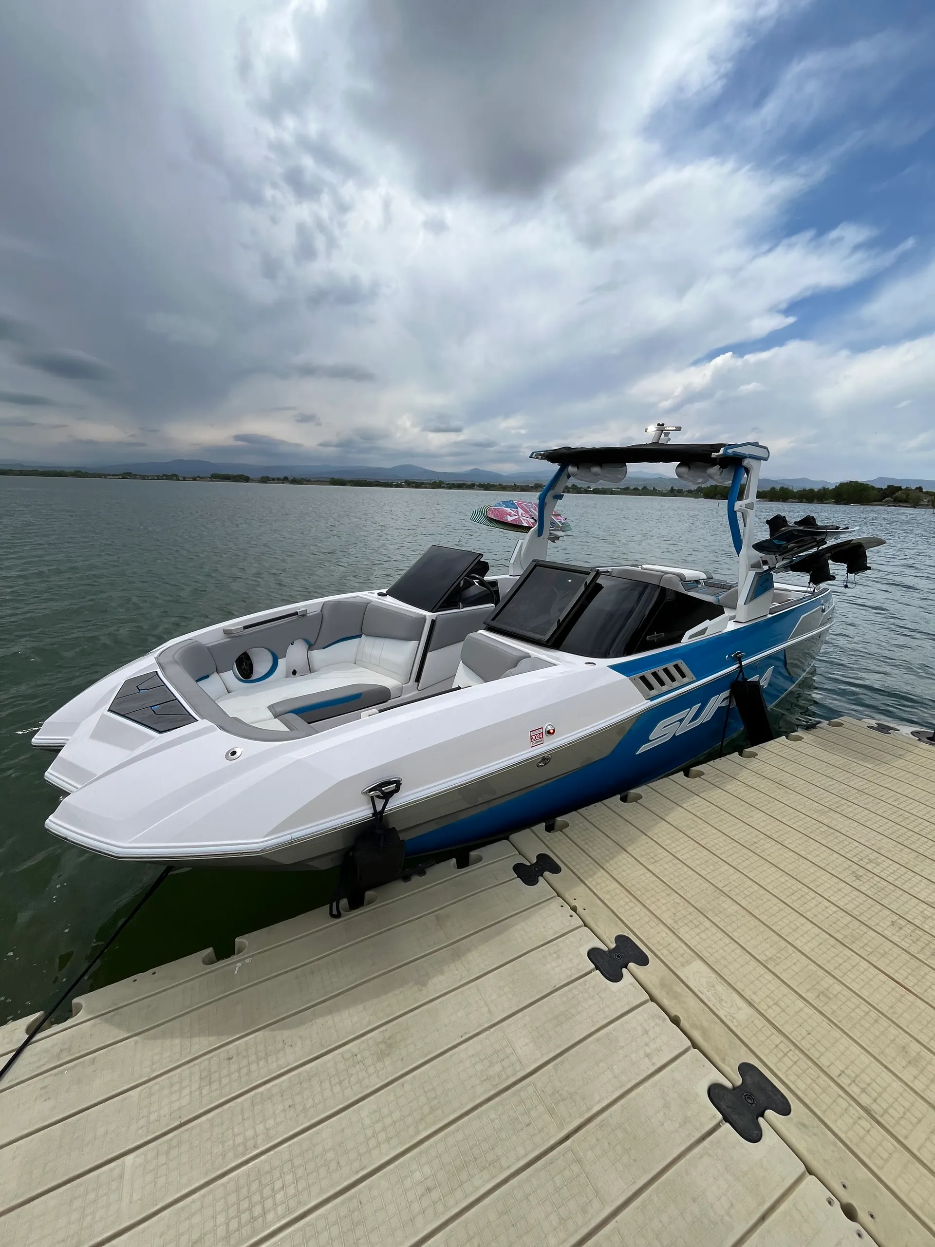 Supra SE 550 Wake/Surf Boat Rental
