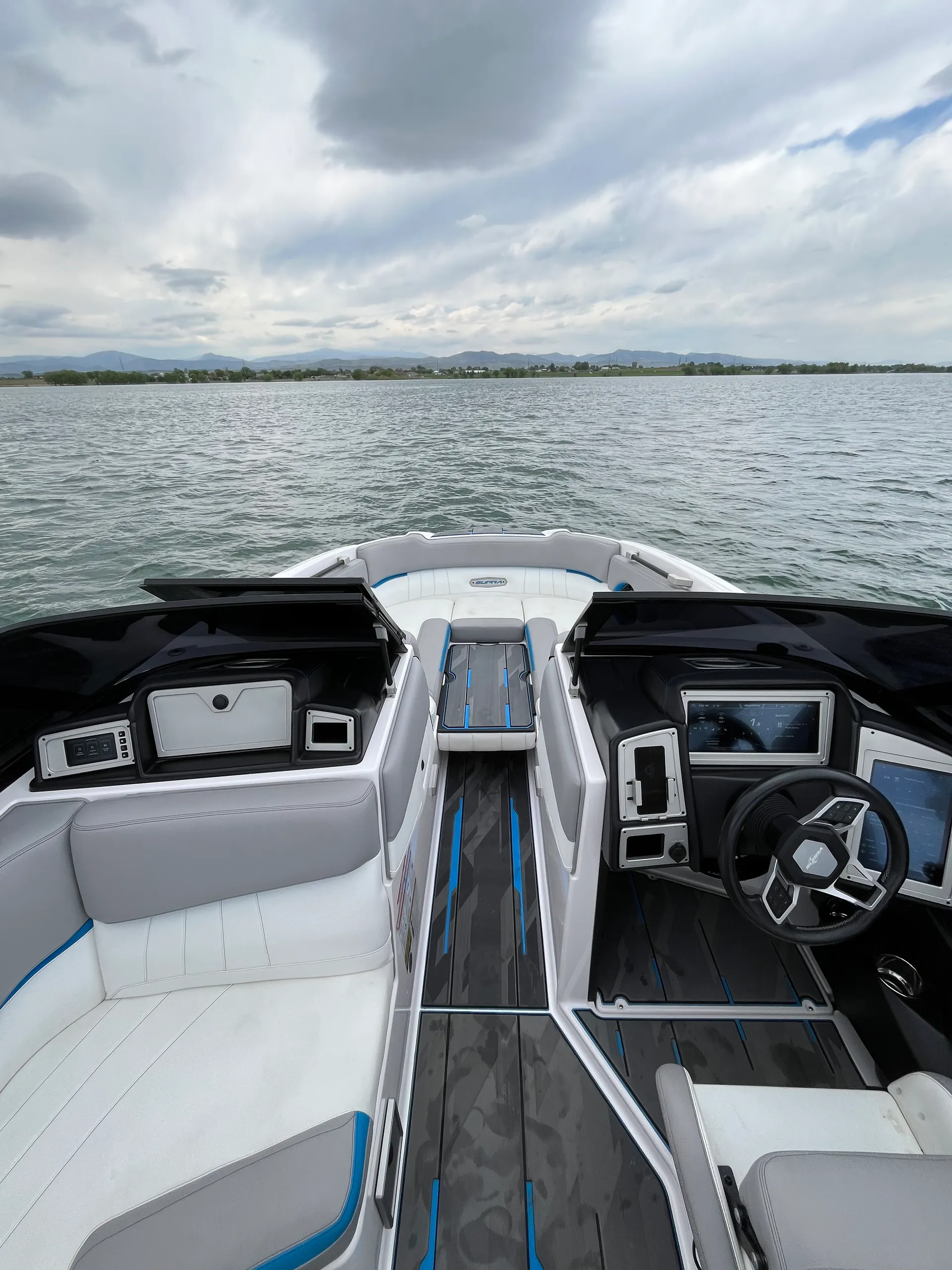 Supra SE 550 Wake/Surf Boat Rental