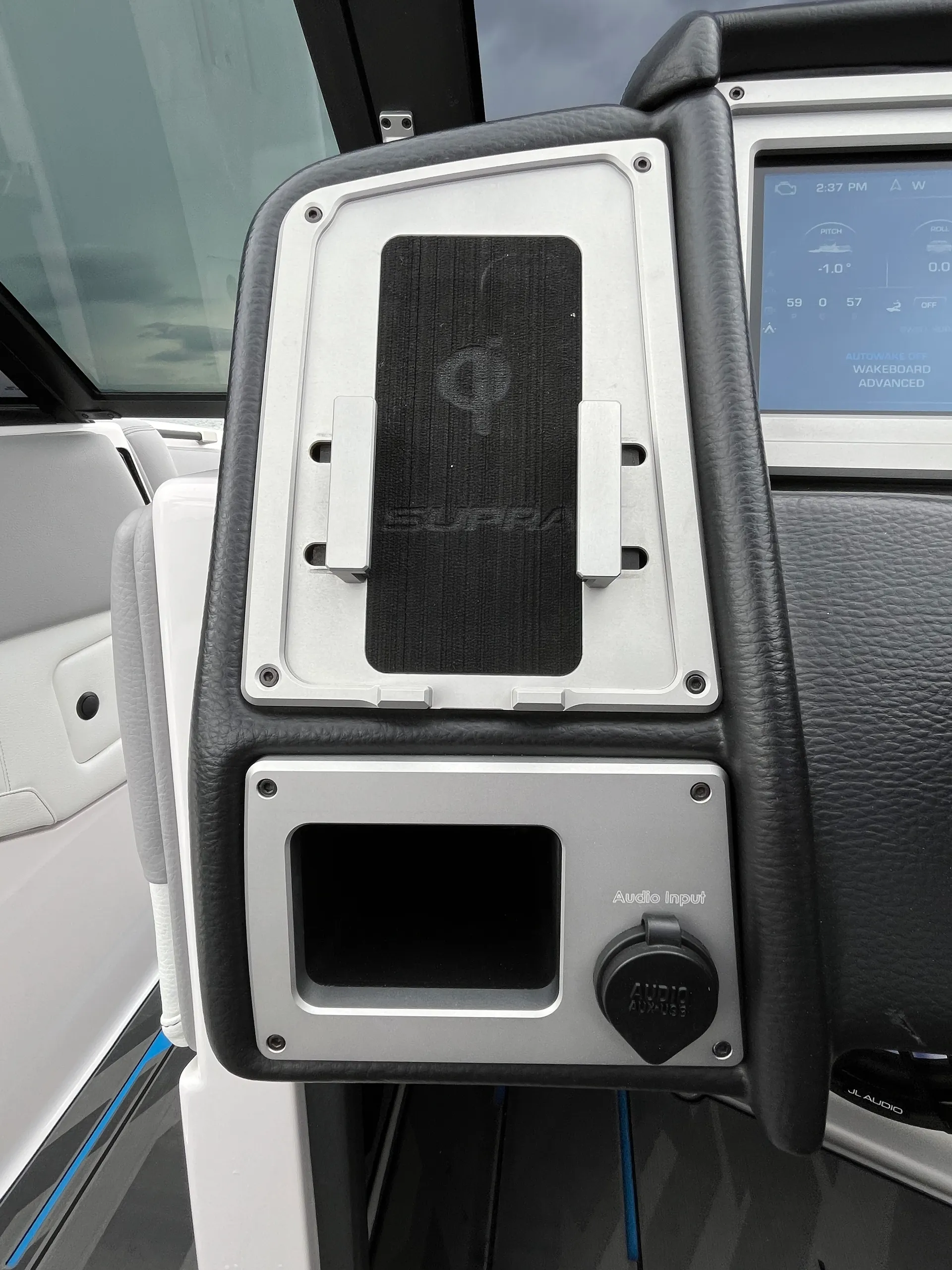 Supra SE 550 Wake/Surf Boat Rental