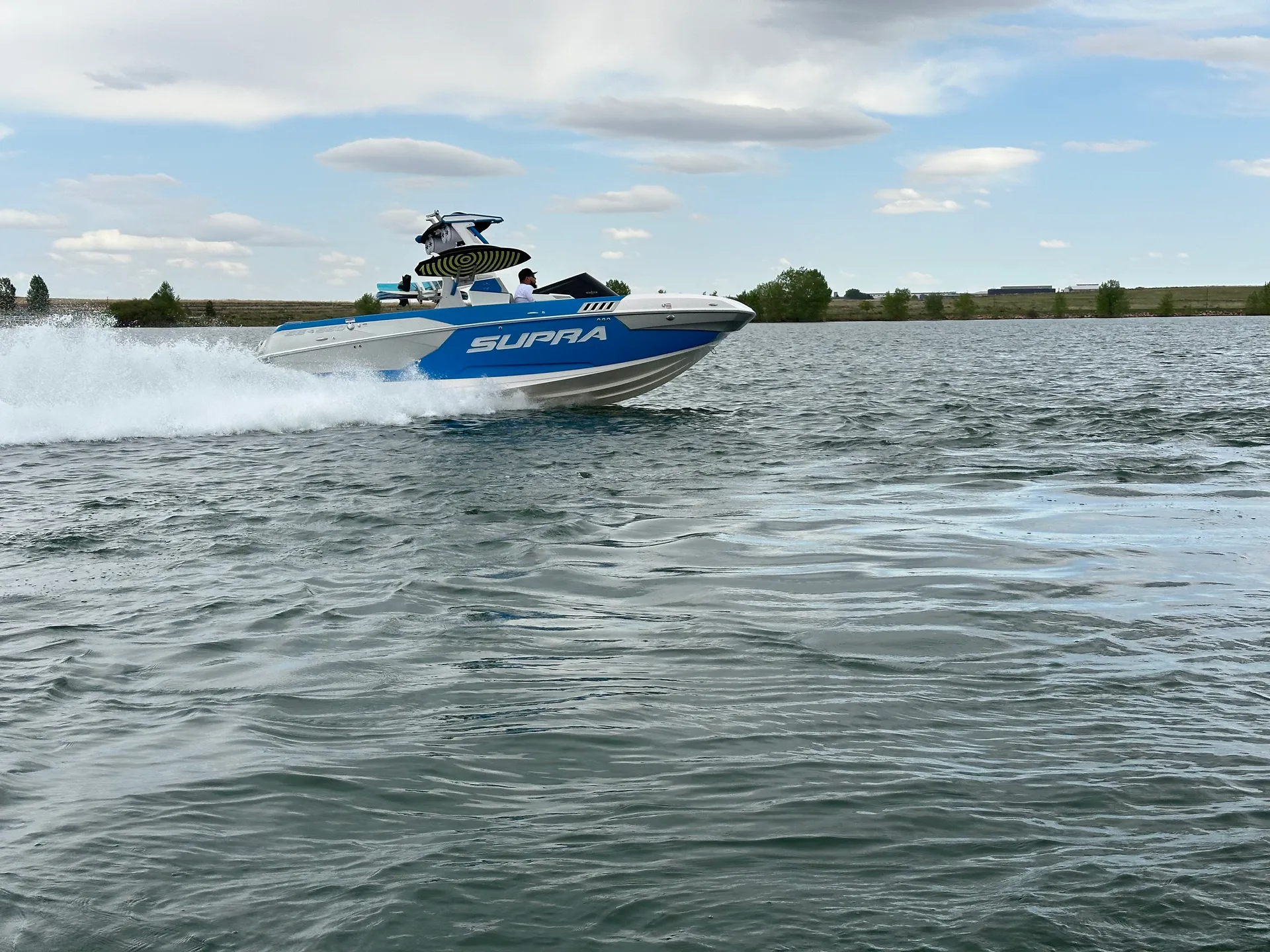 Supra SE 550 Wake/Surf Boat Rental