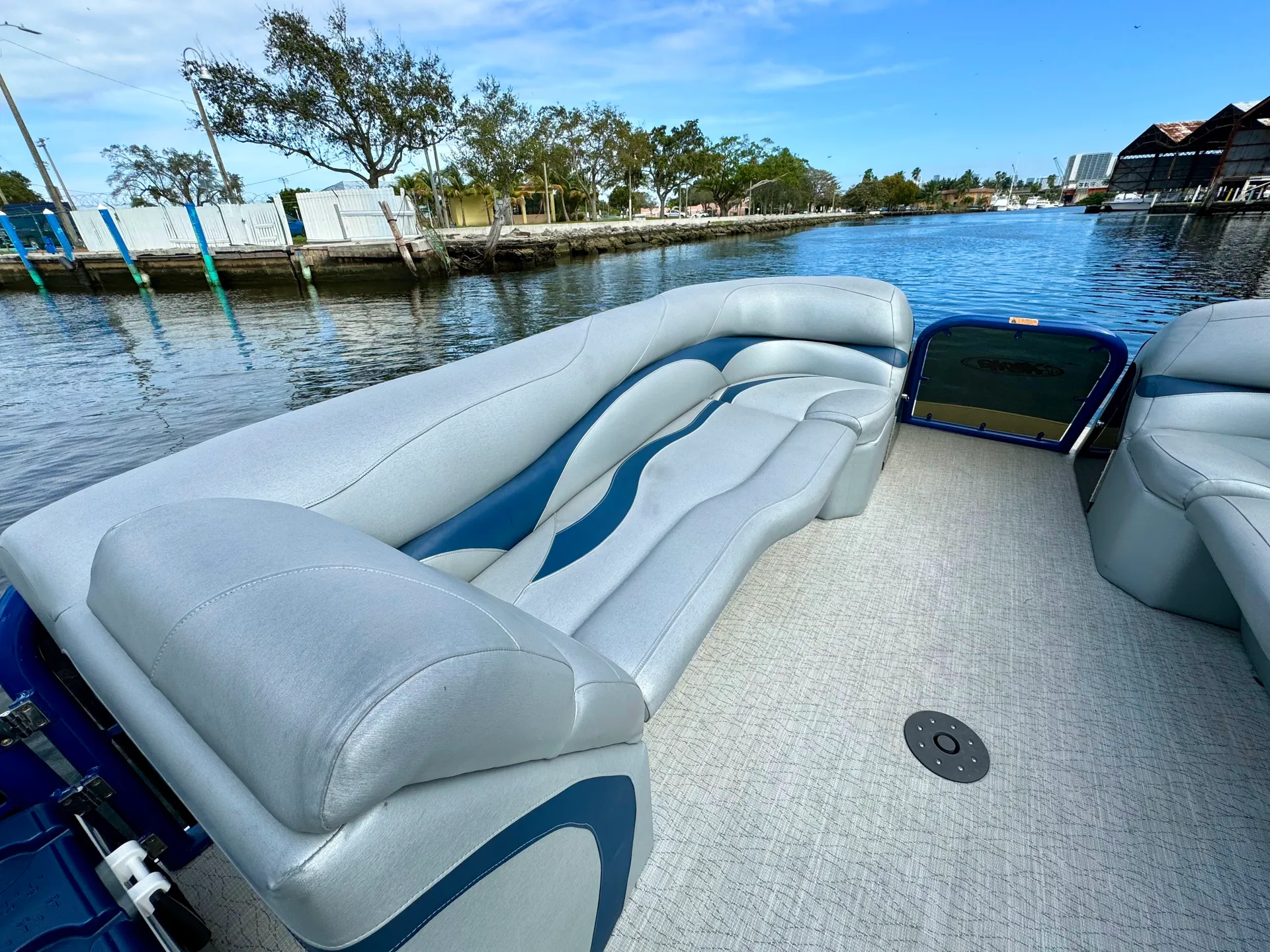 2022 30ft Pontoon w/ Slide