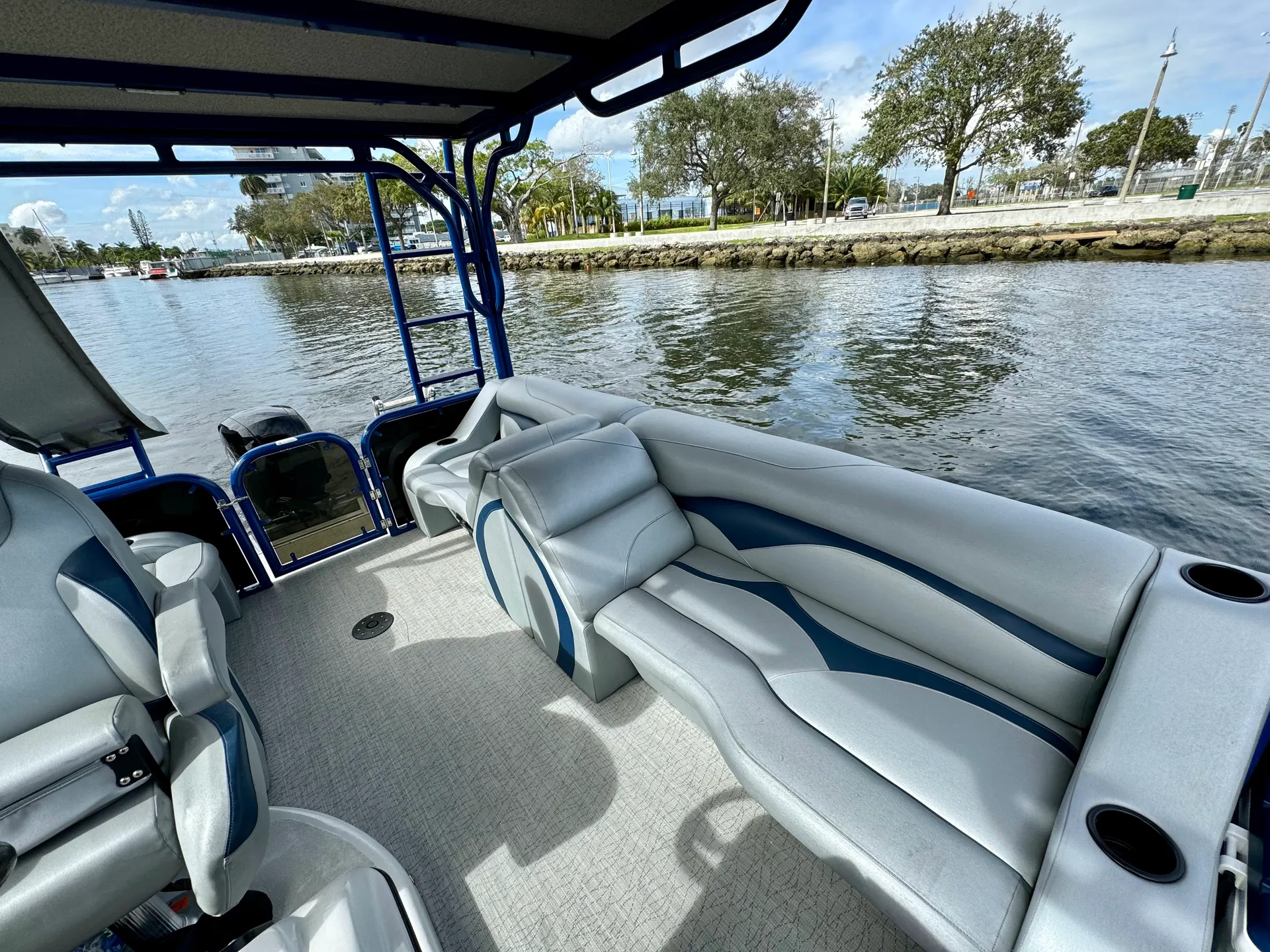 2022 30ft Pontoon w/ Slide