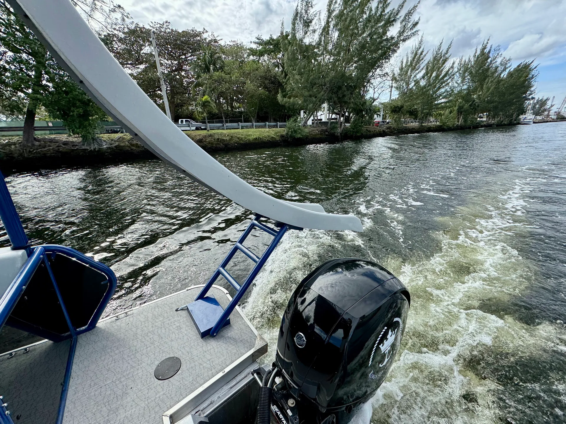 2022 30ft Pontoon w/ Slide