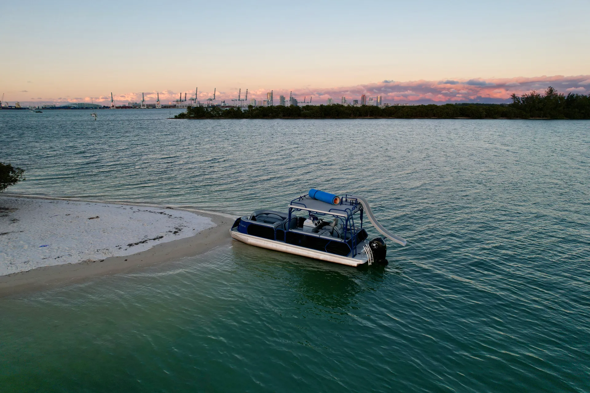 2022 30ft Pontoon w/ Slide