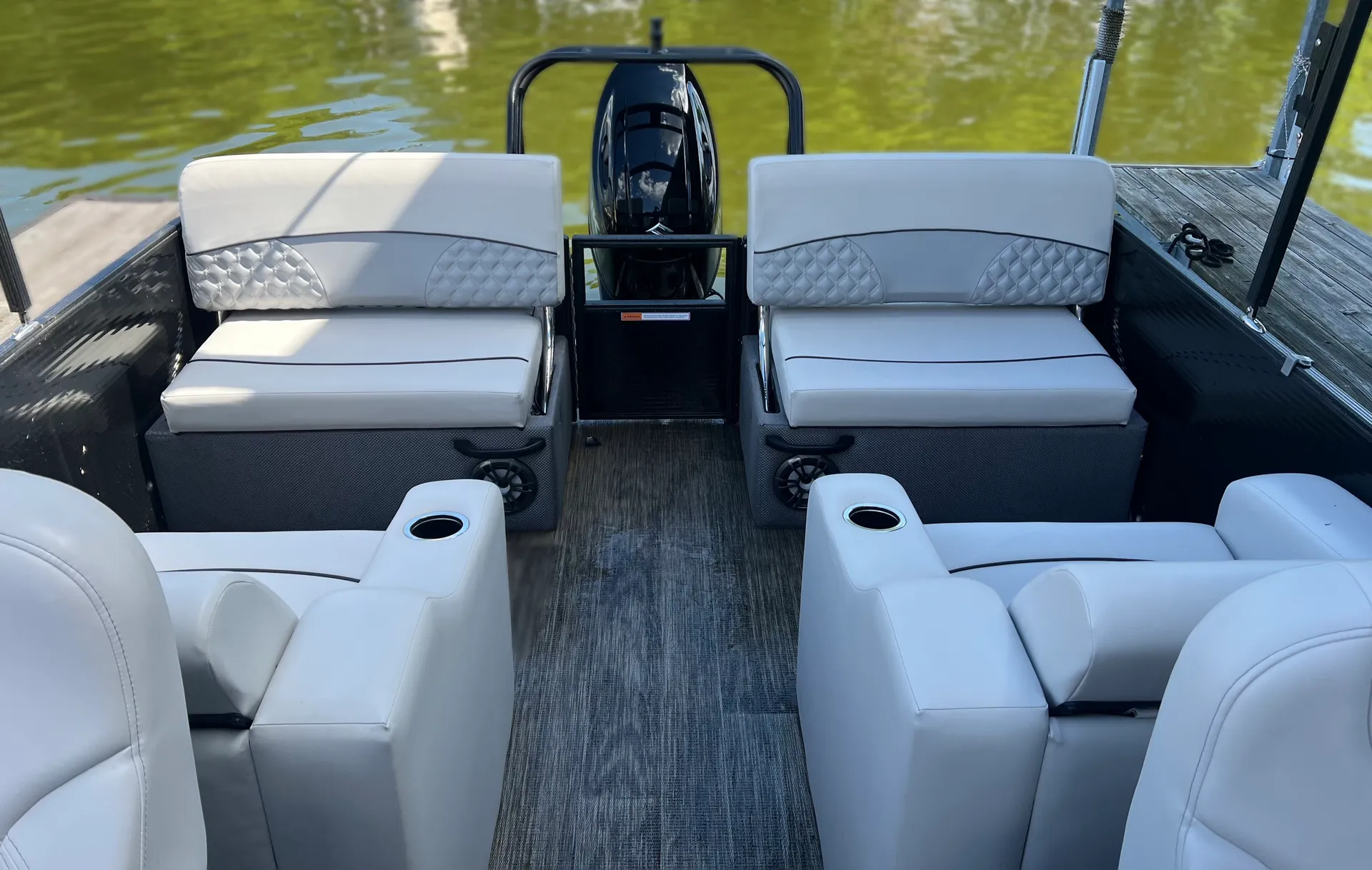 "Pontoon Pops" Luxury Tritoon!!