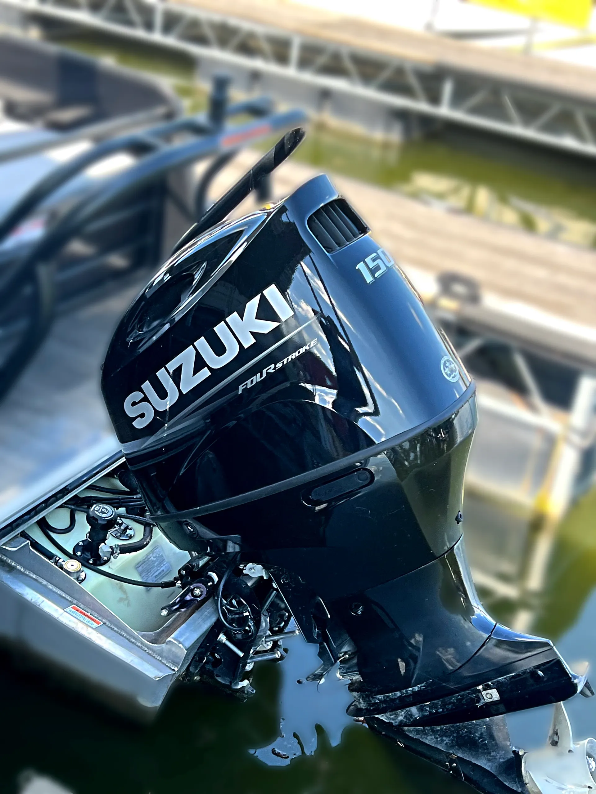 "Pontoon Pops" Luxury Tritoon!!