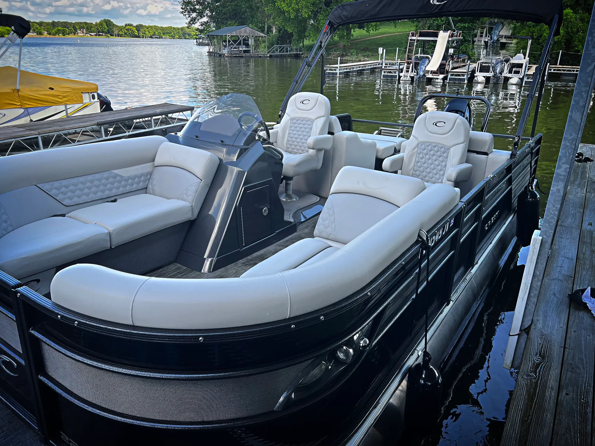 "Pontoon Pops" Luxury Tritoon!!
