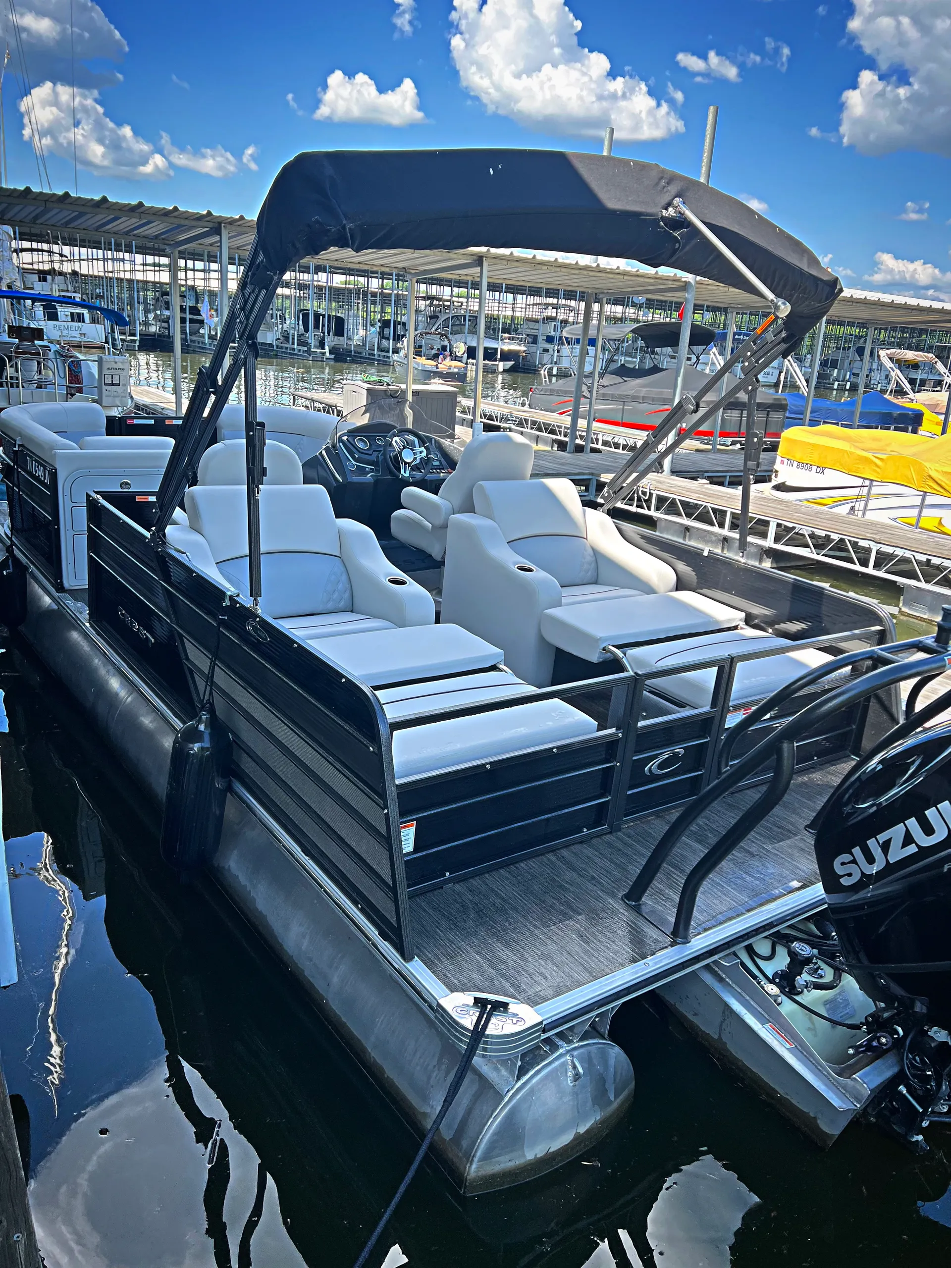 "Pontoon Pops" Luxury Tritoon!!