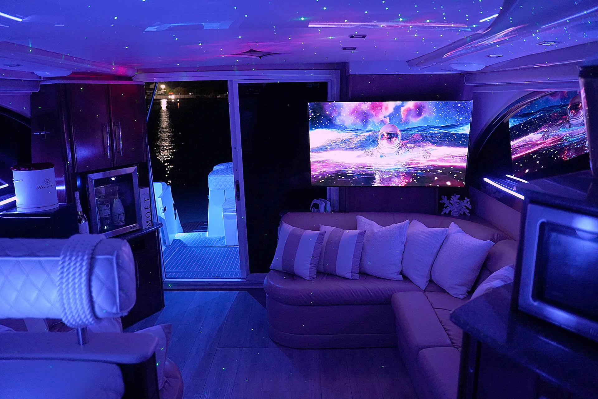 Luxury 41ft Meridian Yacht | Starlink, 4K TVs & Sunset Cruises| 13ppl