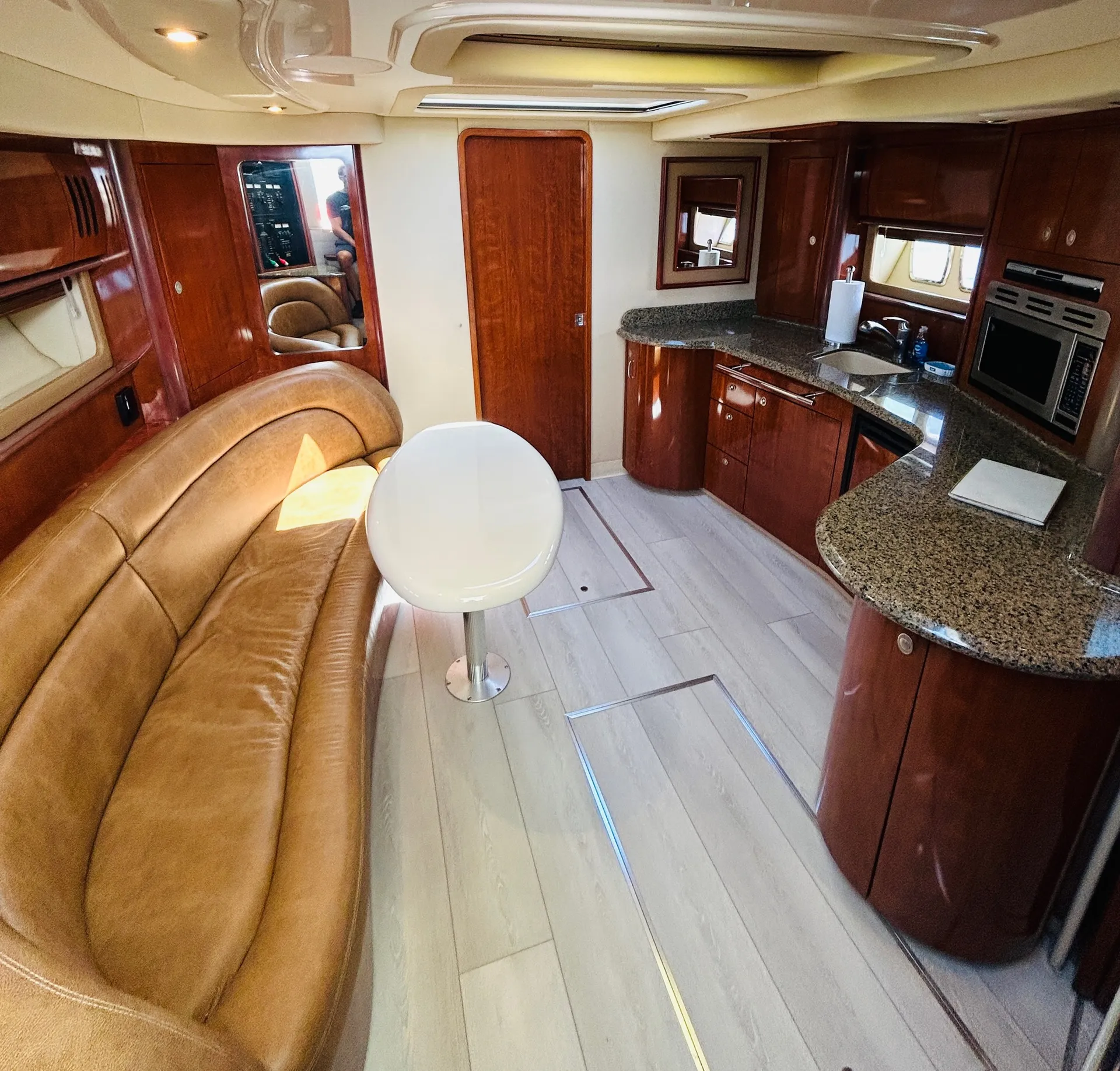 Beautiful 45’ Sea Ray Yacht 