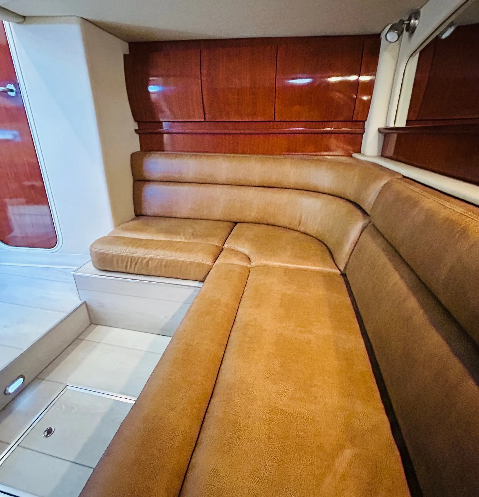 Beautiful 45’ Sea Ray Yacht 