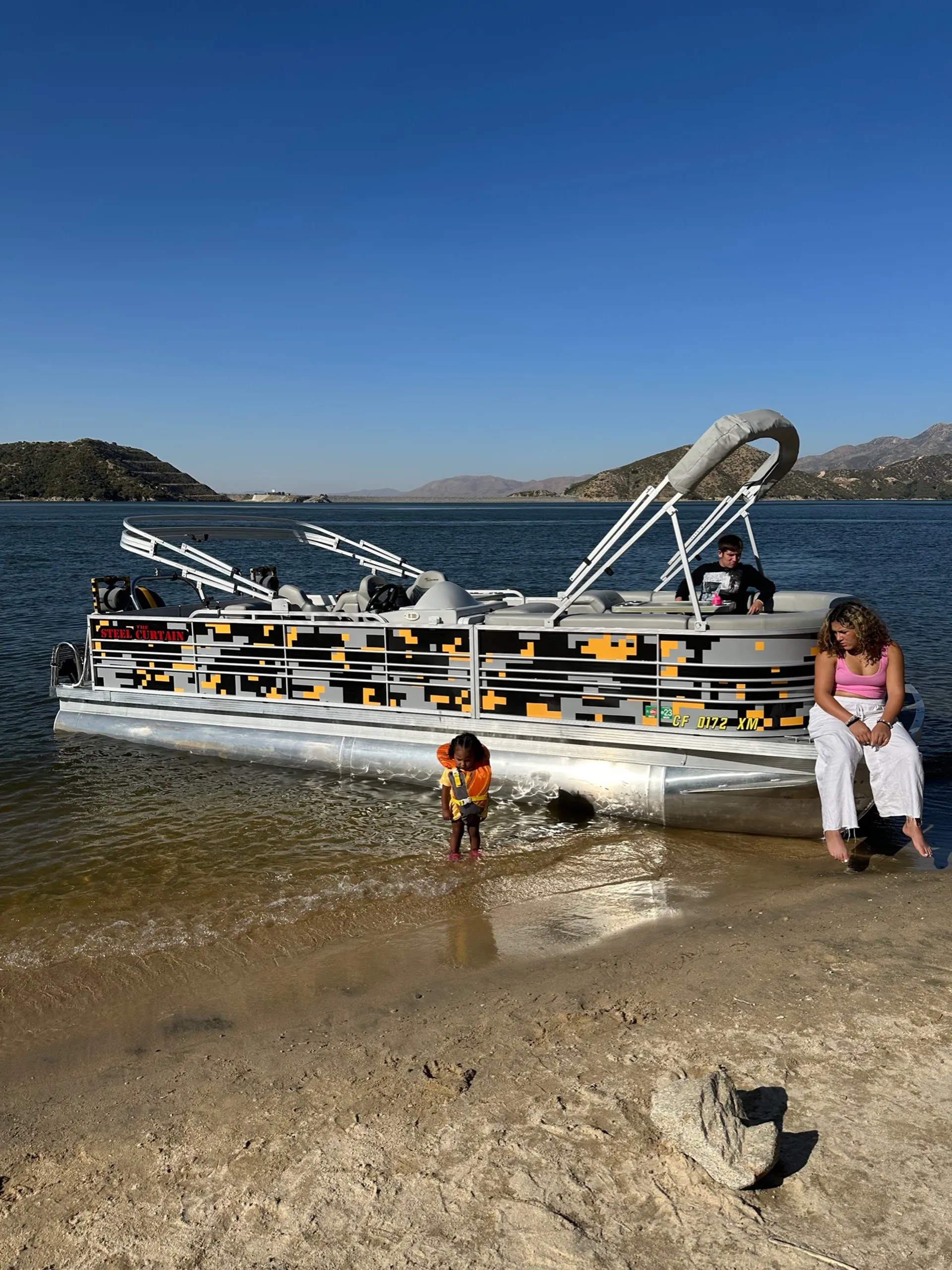  2021 Pontoon-23’ Lounger  (Rent 4 day get 3 free)