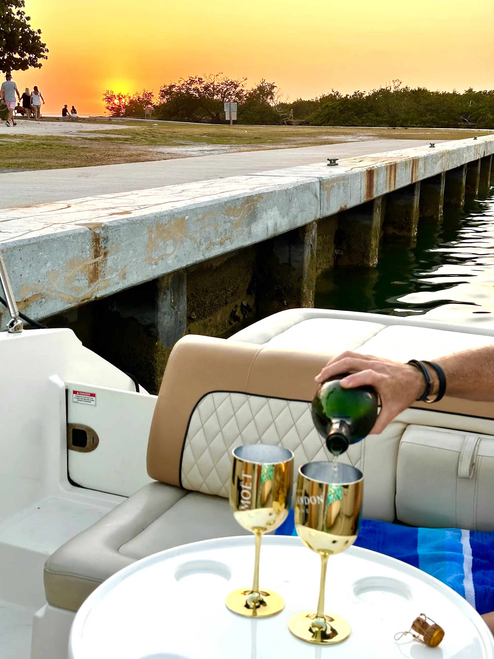 Sea Ray Boats 240 Sundeck in Key Biscayne, FL — photo 5