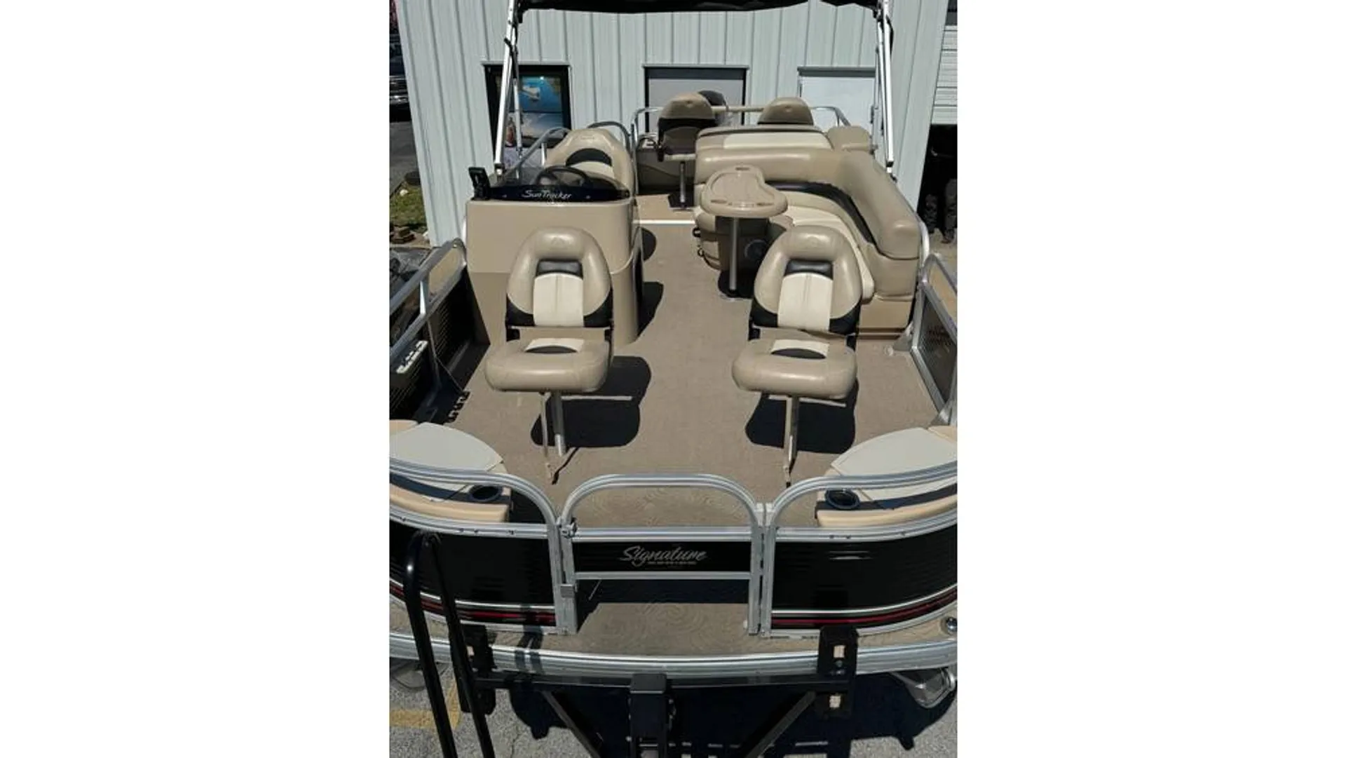 We Bring The Boat To You Anywhere On Cedar Creek Lake or Lake Athens