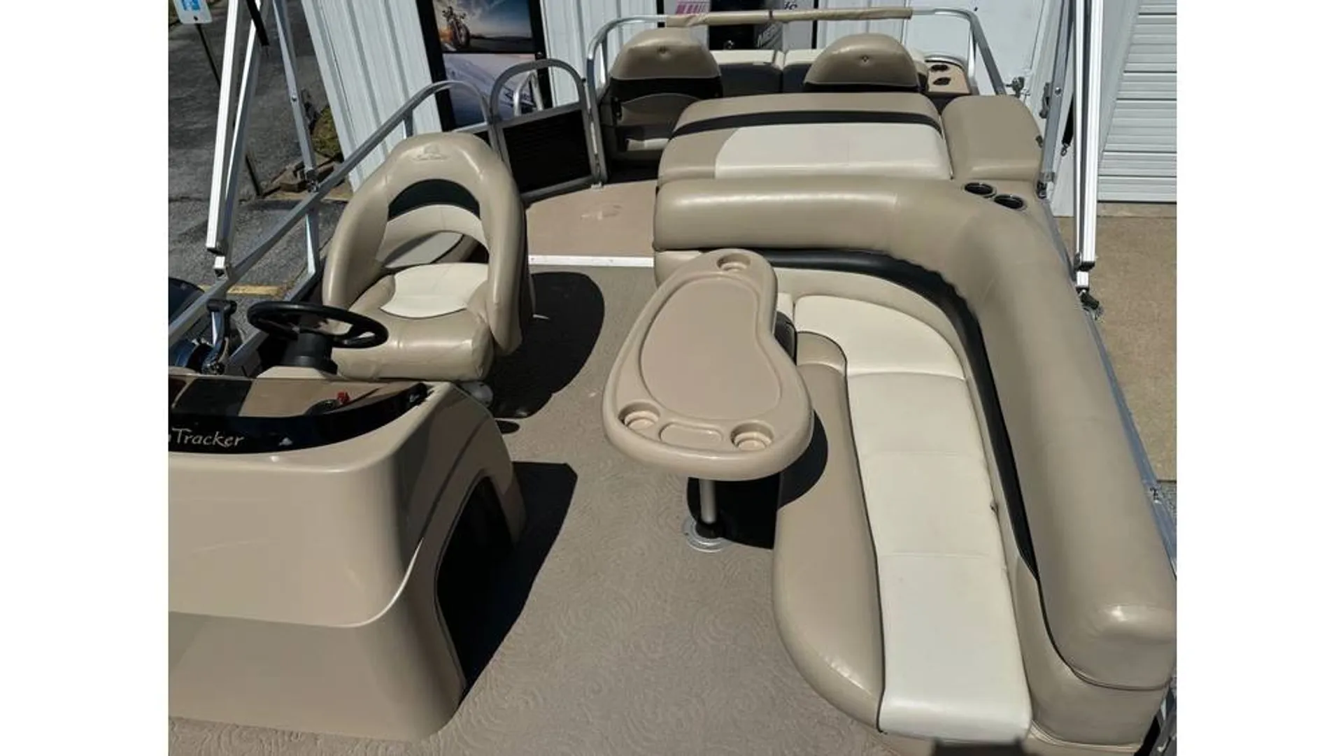 We Bring The Boat To You Anywhere On Cedar Creek Lake or Lake Athens