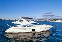 65Ft Azimut Yatch Rental In Miami With 2 Jet  Skis Included - Free Hou