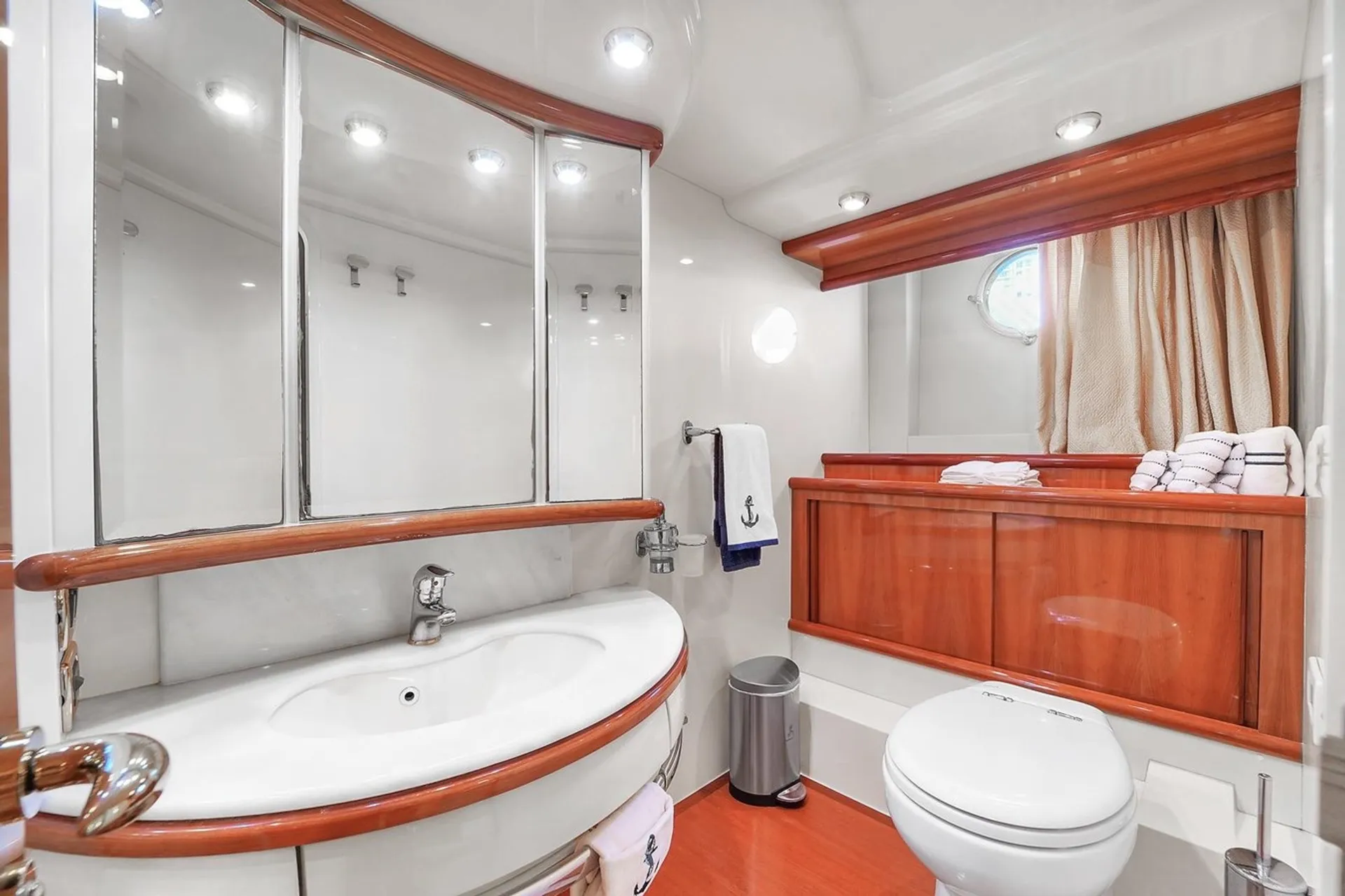 💥2 FREE JETSKI ! 💥Luxurious 70ft Azimut Include Floating Island 💥 