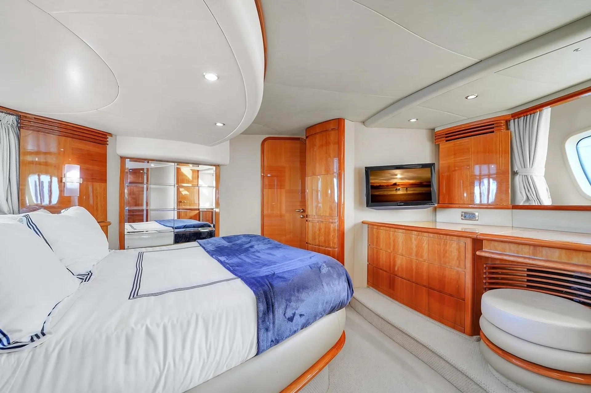 💥2 FREE JETSKI ! 💥Luxurious 70ft Azimut Include Floating Island 💥 