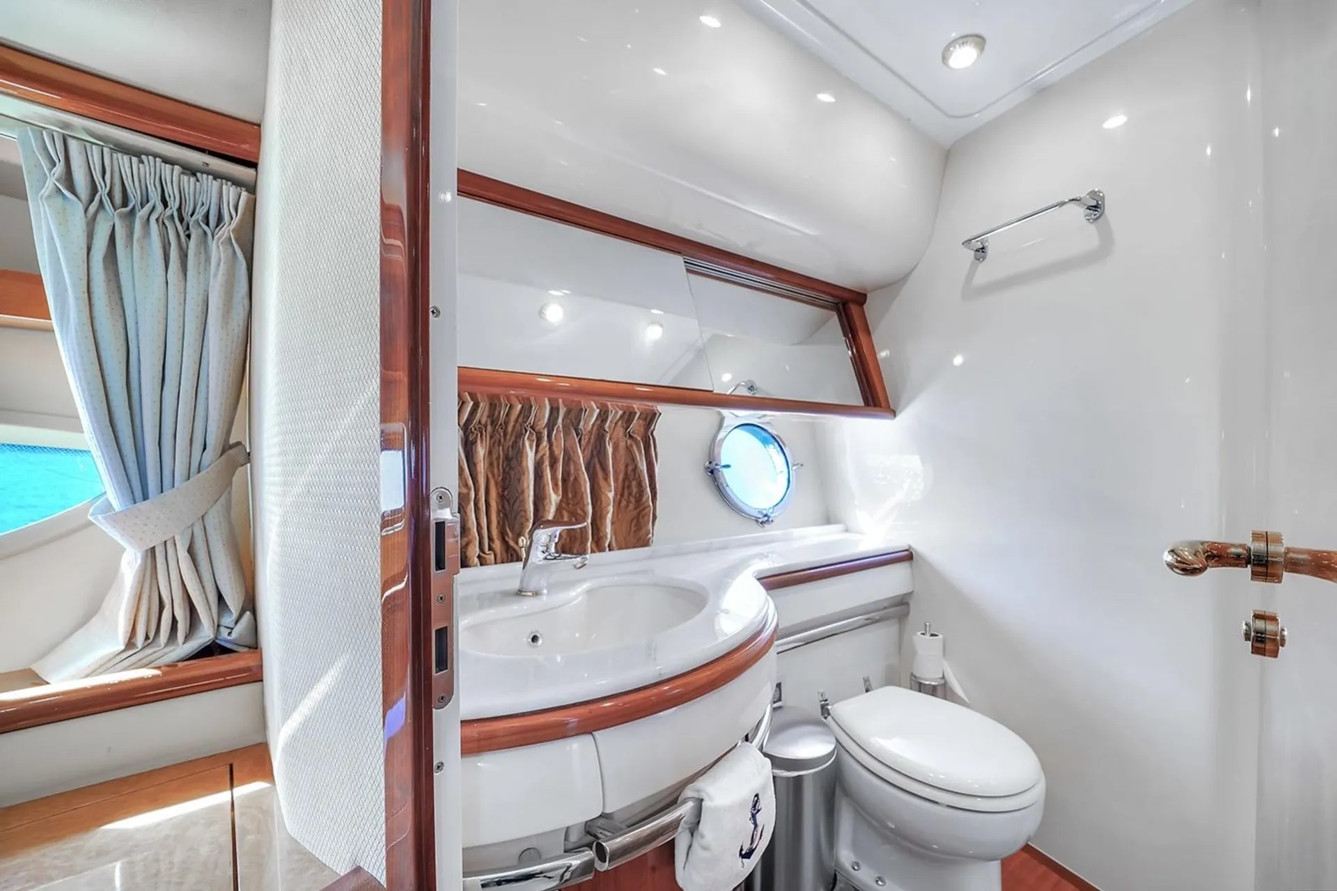 💥2 FREE JETSKI ! 💥Luxurious 70ft Azimut Include Floating Island 💥 