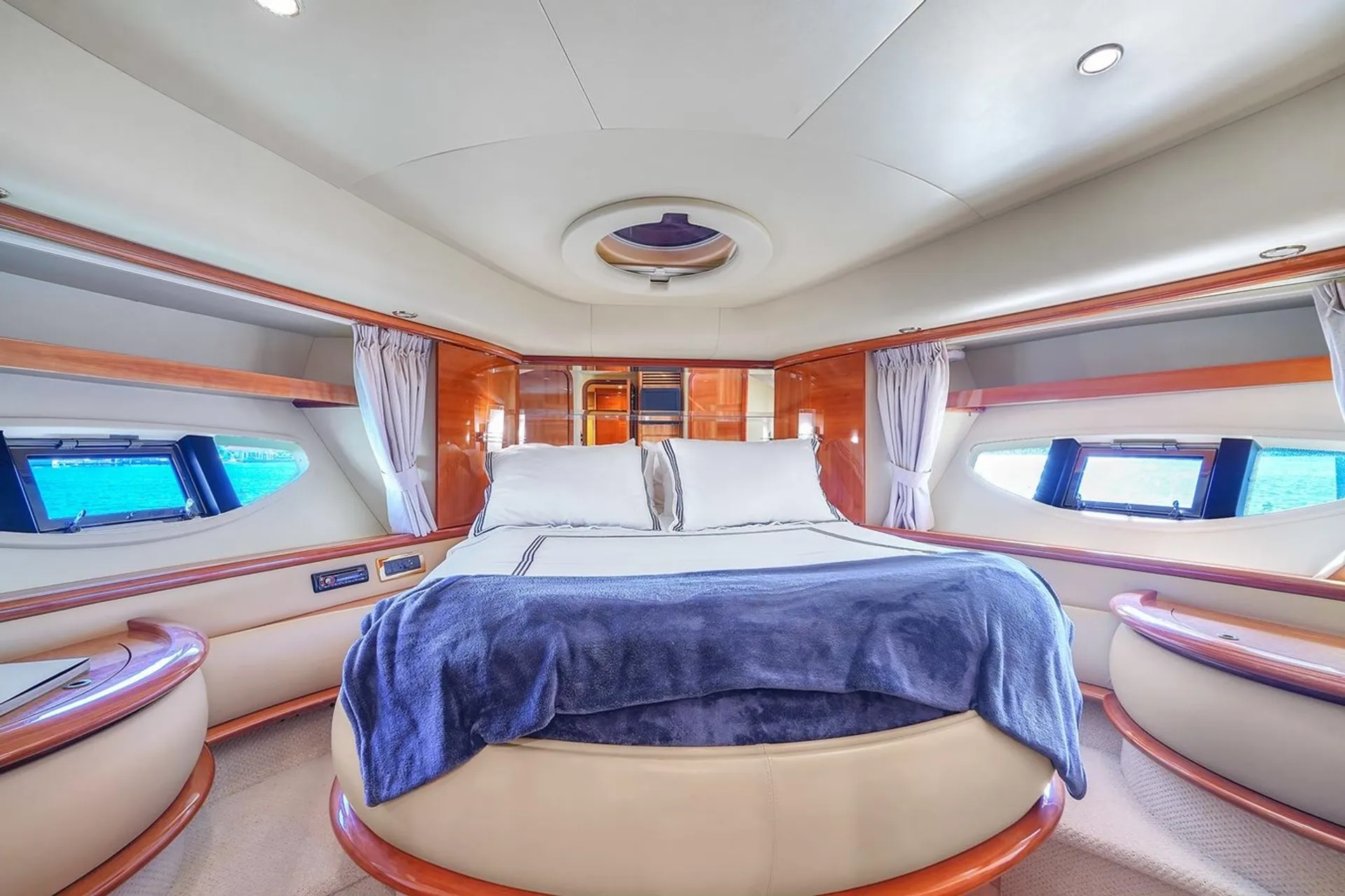 💥2 FREE JETSKI ! 💥Luxurious 70ft Azimut Include Floating Island 💥 