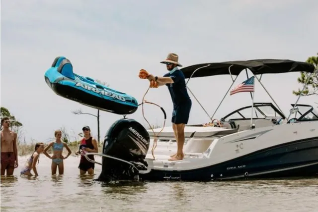 Rent a BAYLINER bow rider in Shalimar, FL near me