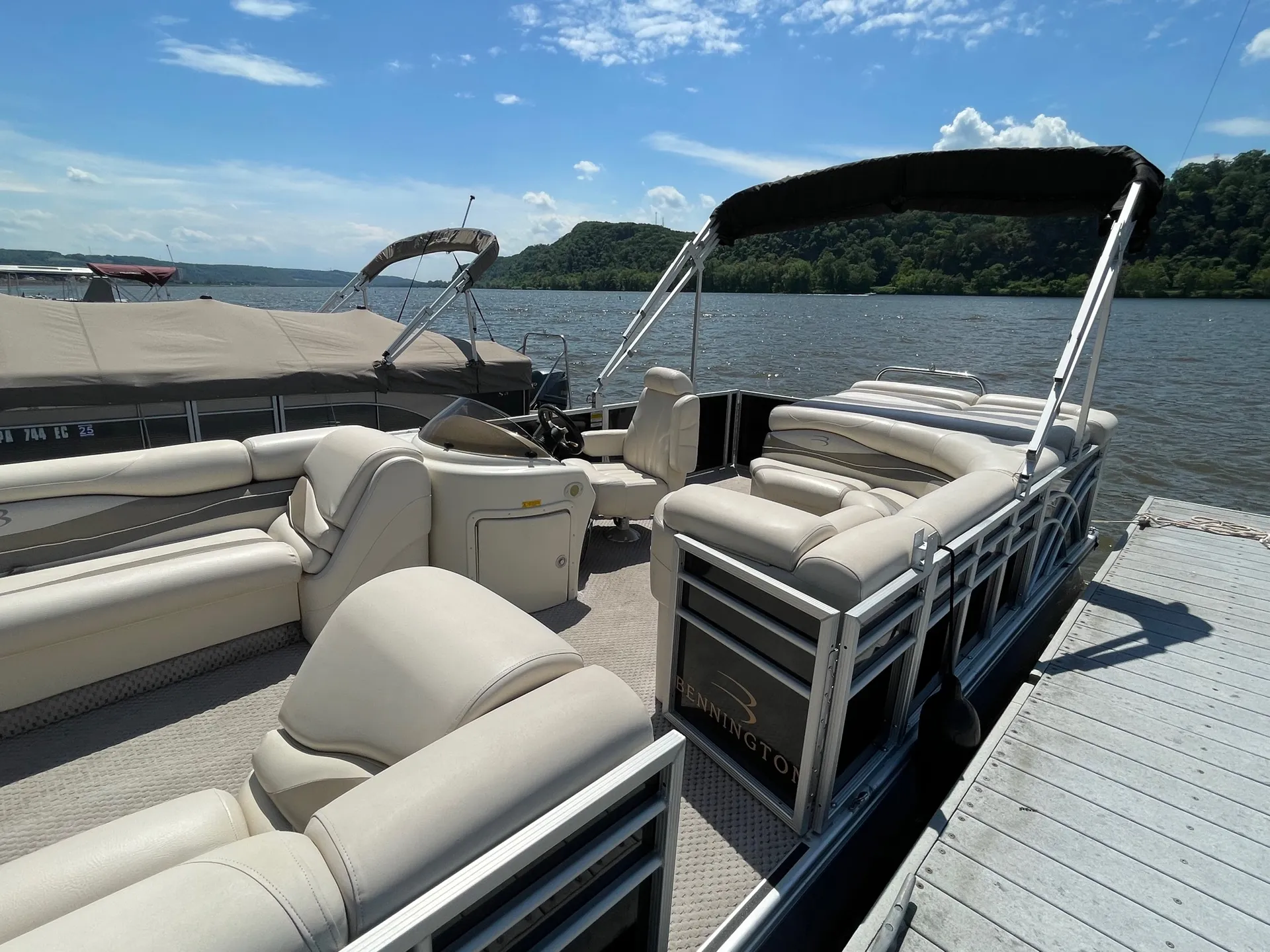 Bennington Marine 2575RFS in Selinsgrove, PA — photo 4