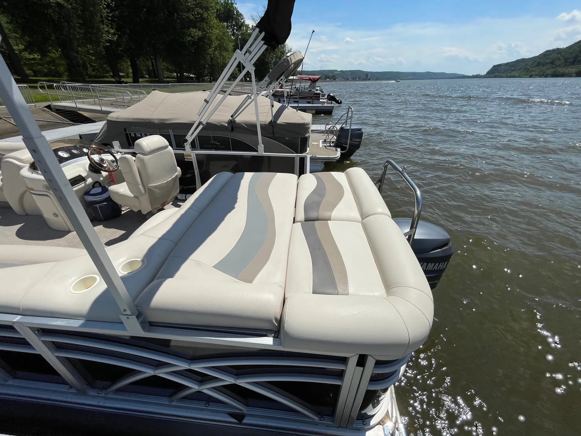 Bennington Marine 2575RFS in Selinsgrove, PA — photo 6