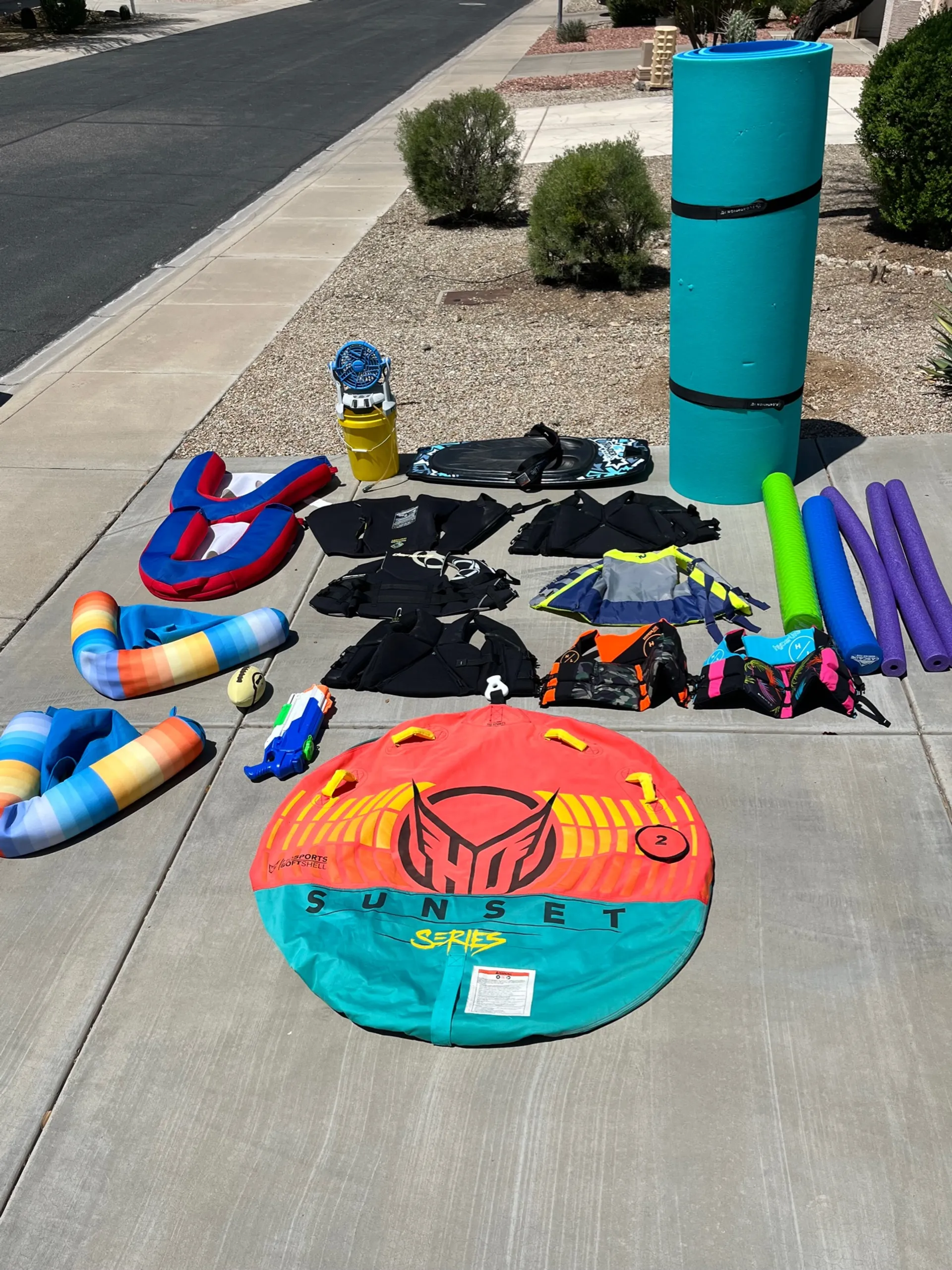 Float Like a VIP on our Bentley -Your Exclusive Lake Pleasant Retreat!