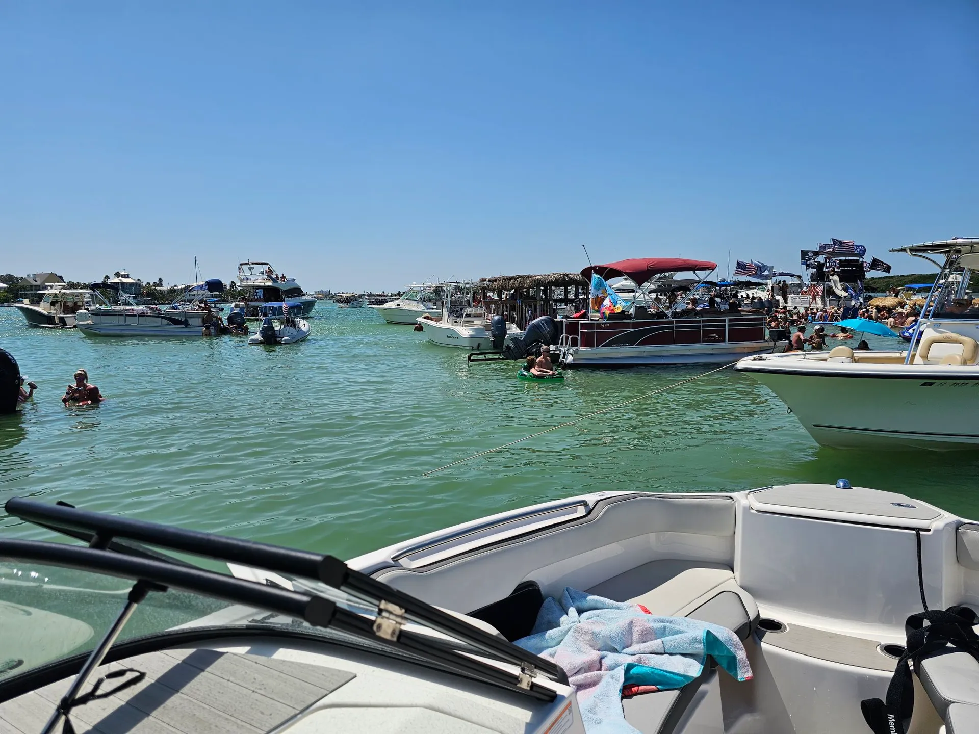 Brand New Yamaha AR250.Comfortable,spacious 25ft Jet Boat, Loud Stereo