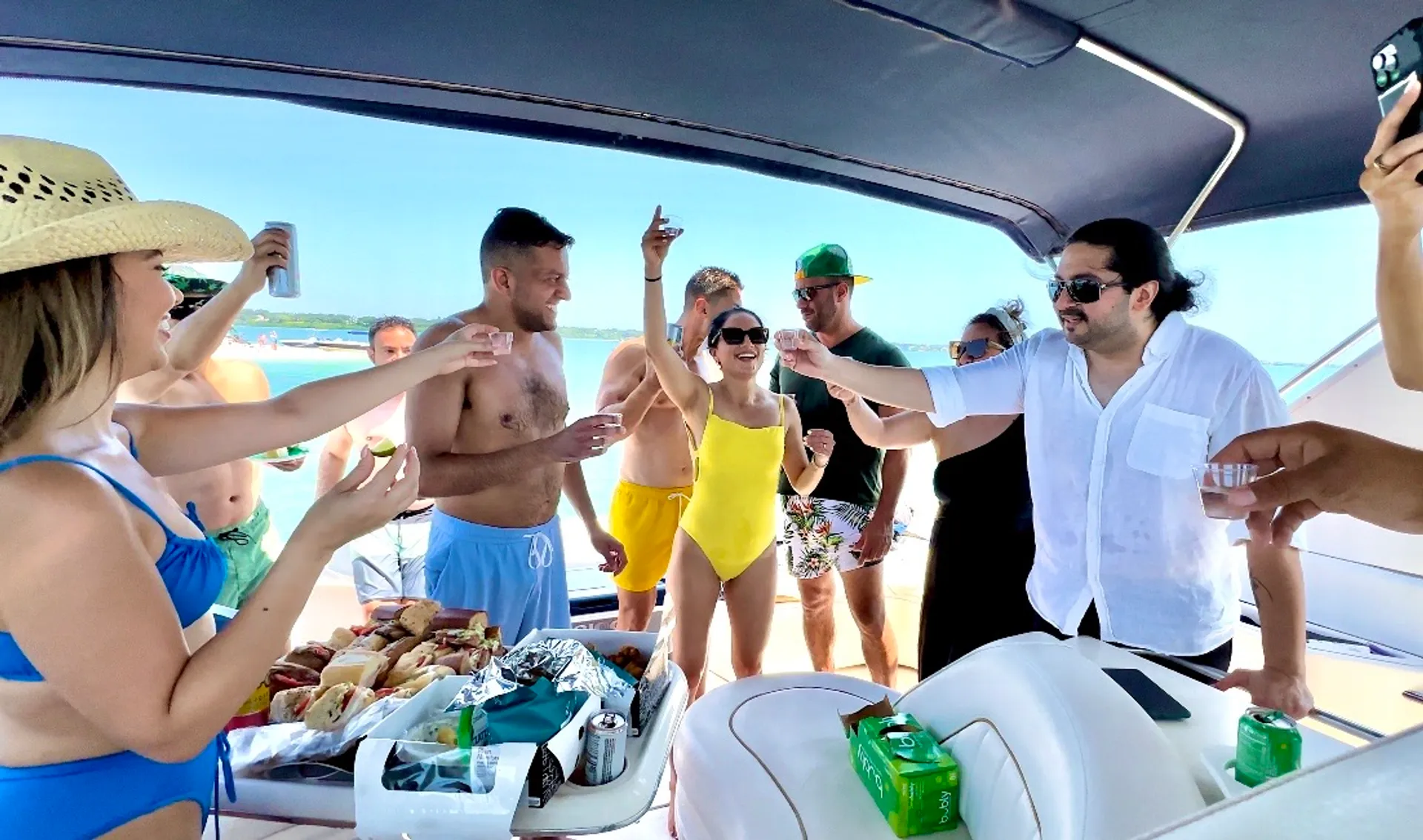 Yacht Rental Succulenta Rosé Captian Included