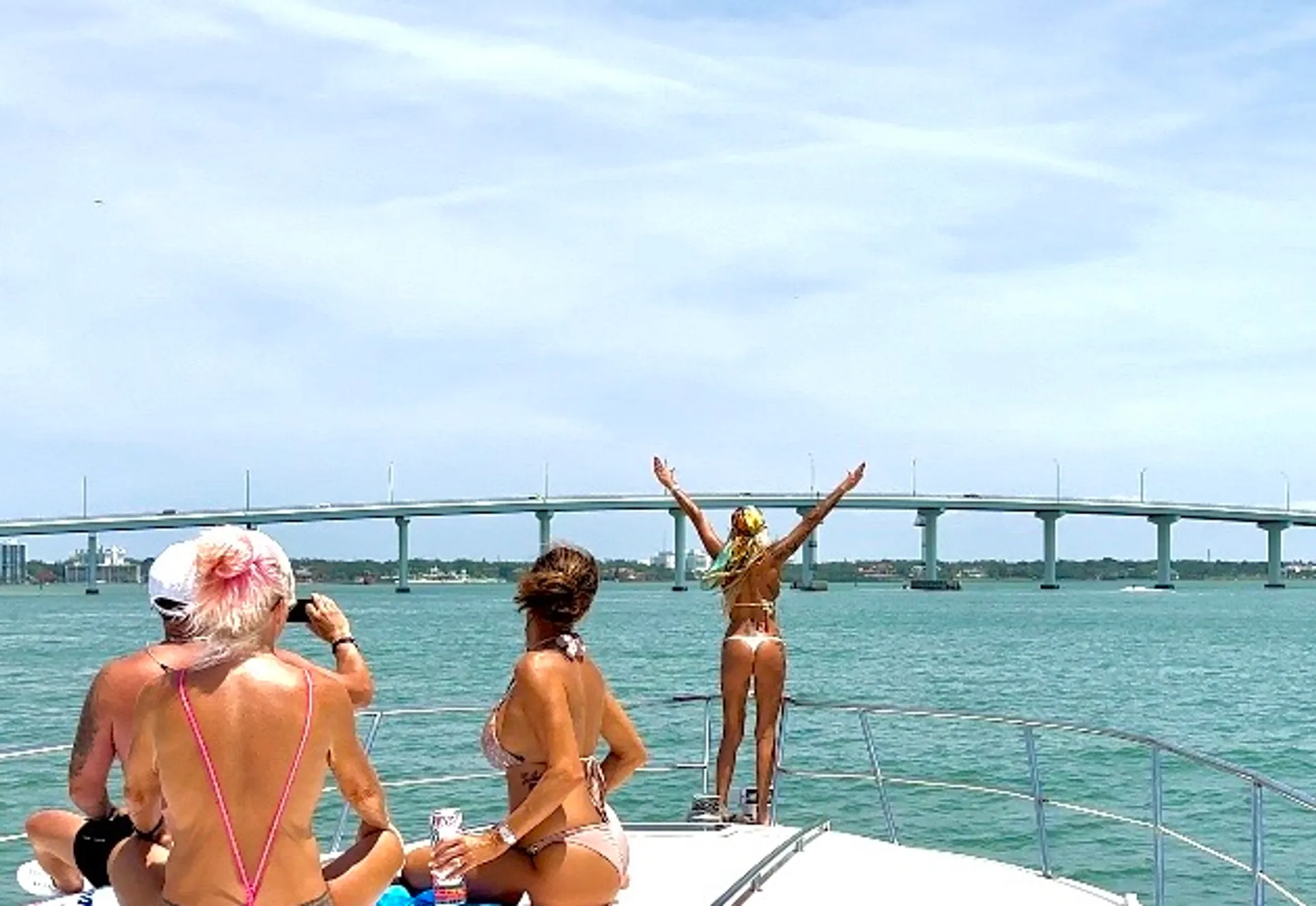 Yacht Rental Succulenta Rosé Captian Included