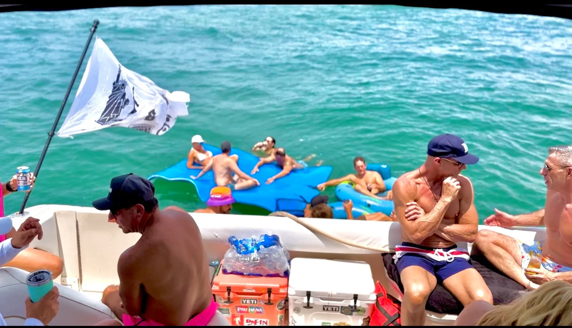 Yacht Rental Succulenta Rosé Captian Included