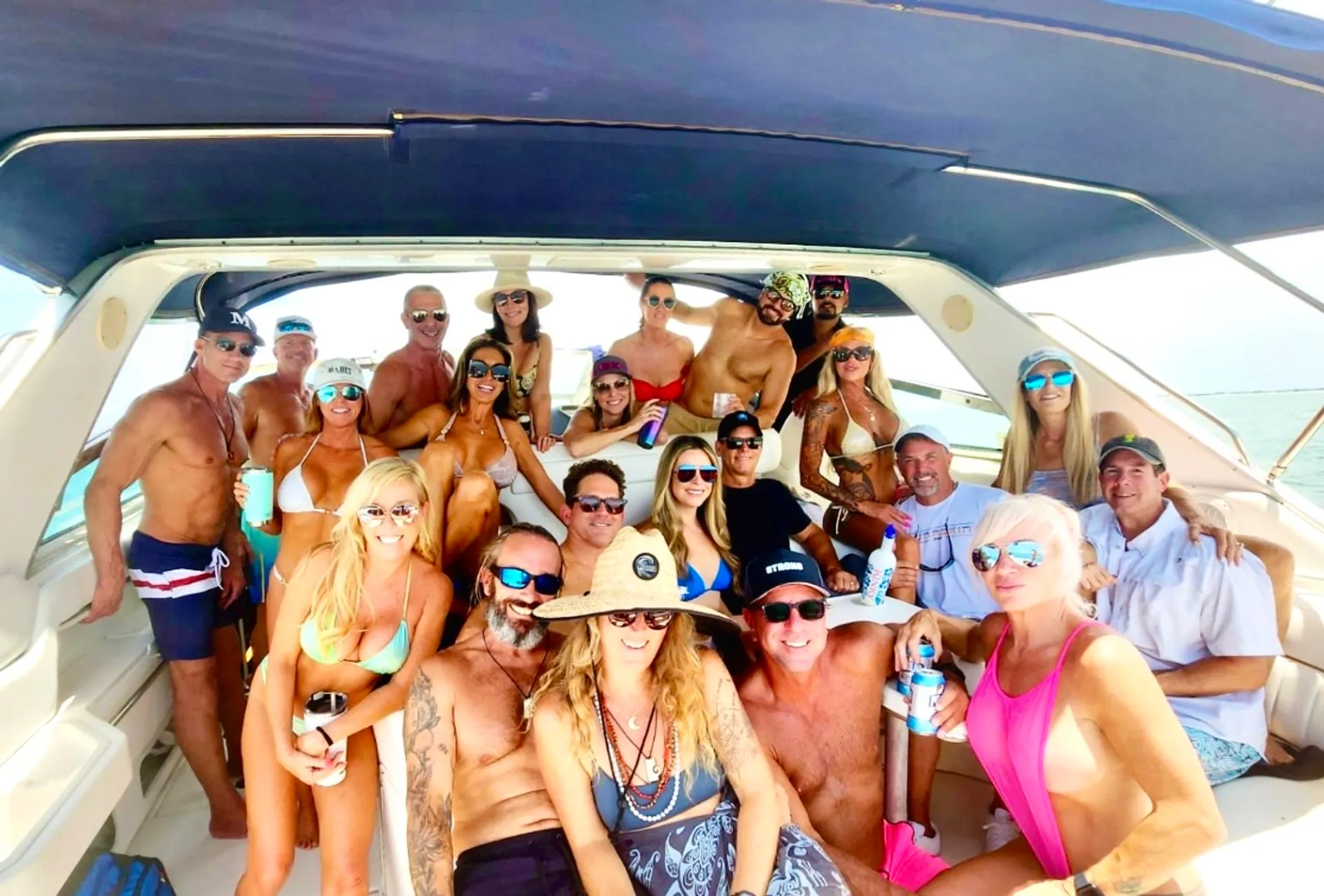 Yacht Rental Succulenta Rosé Captian Included